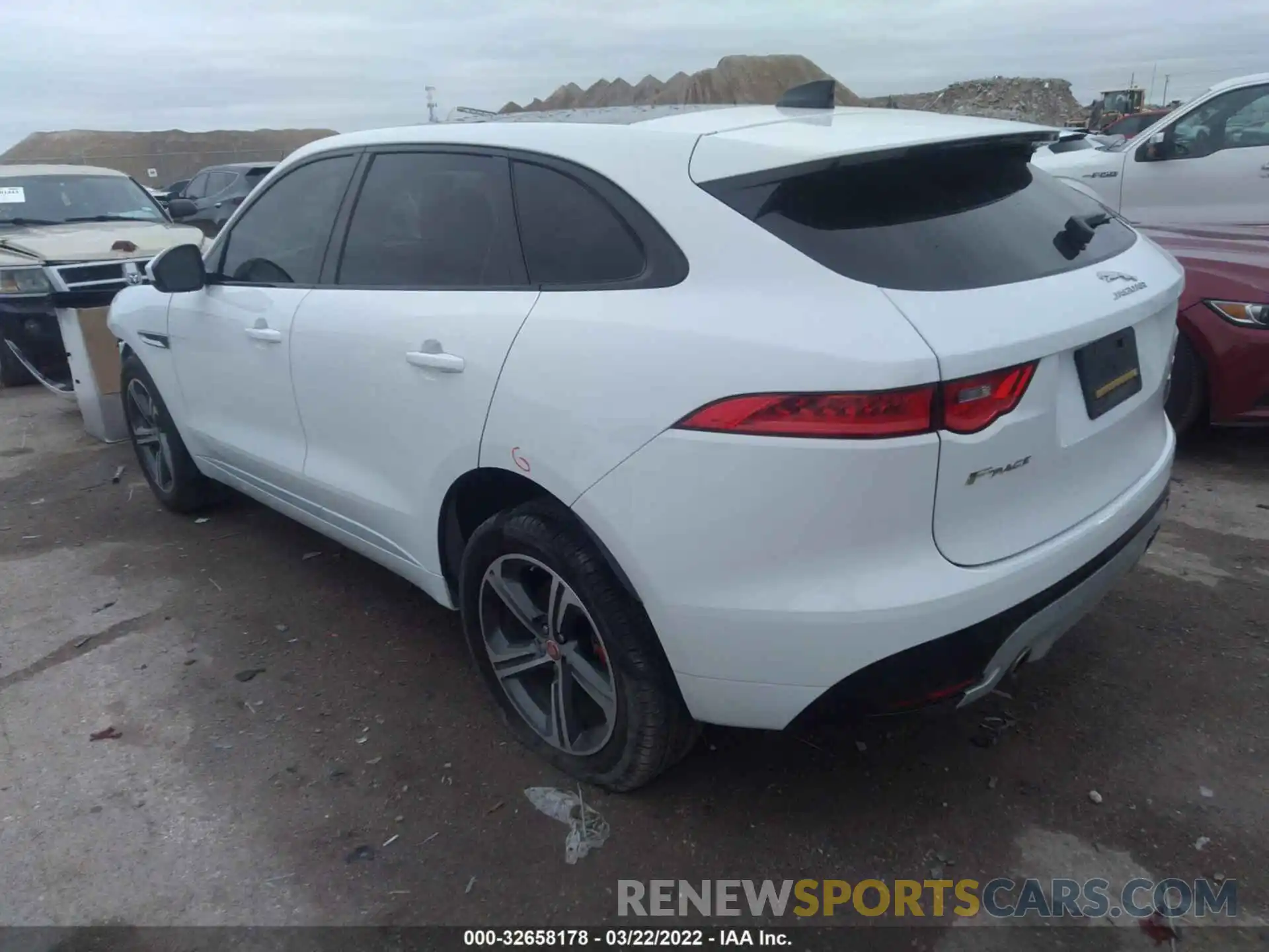 3 Фотография поврежденного автомобиля SADCM2FV4LA637749 JAGUAR F-PACE 2020