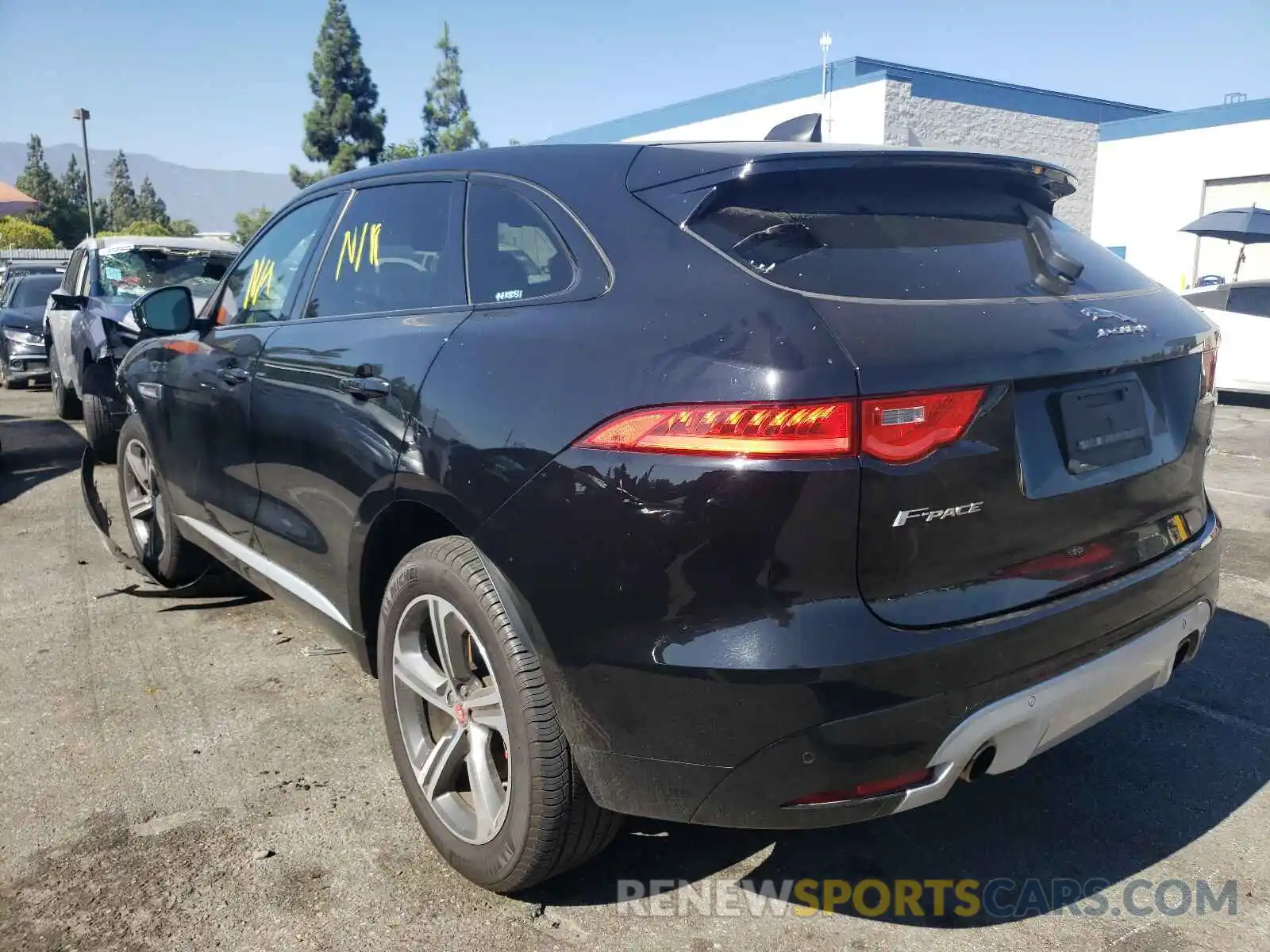 3 Фотография поврежденного автомобиля SADCM2FV5LA640935 JAGUAR F-PACE 2020