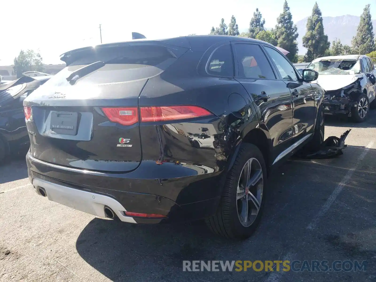 4 Photograph of a damaged car SADCM2FV5LA640935 JAGUAR F-PACE 2020