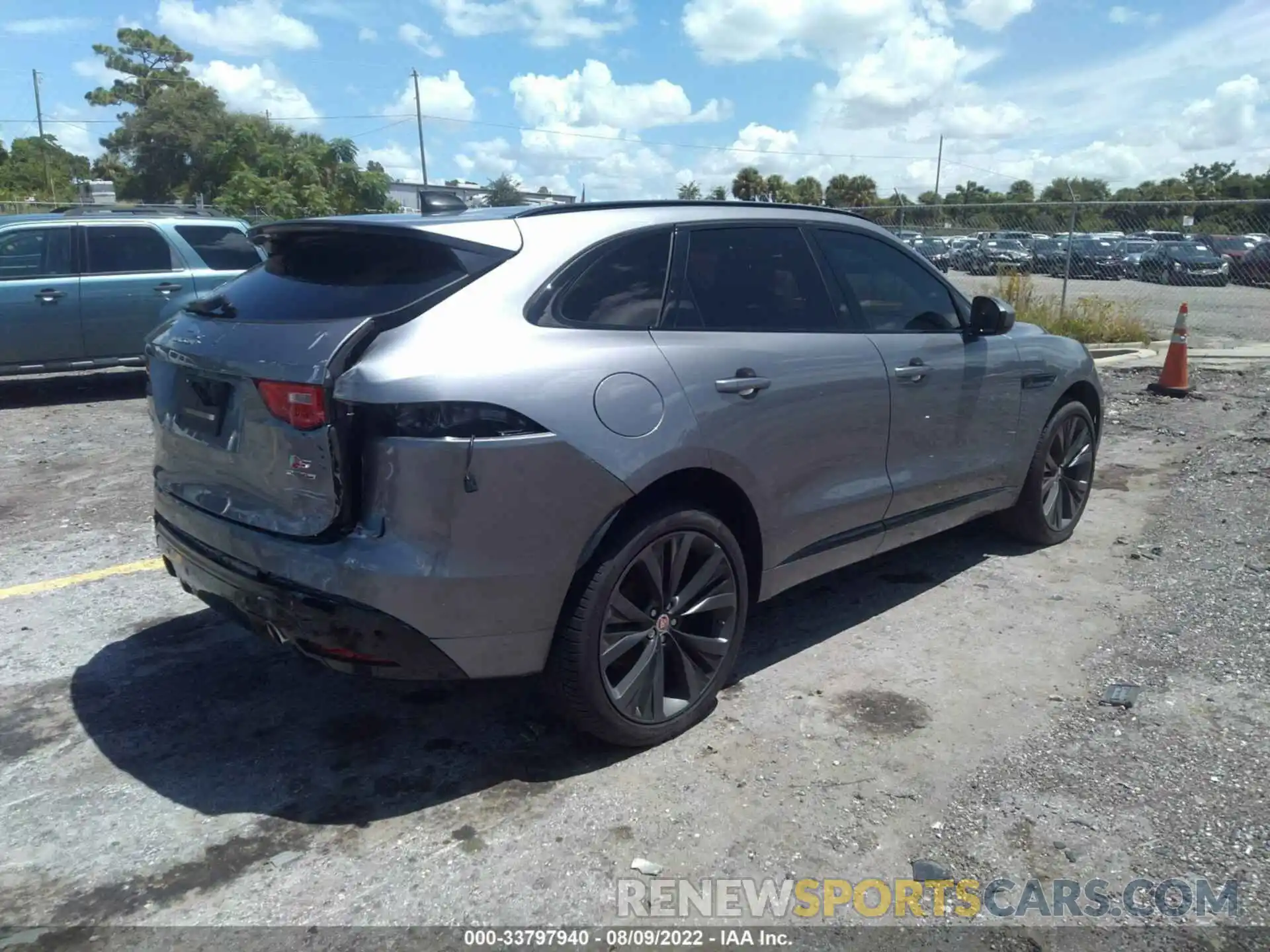 4 Photograph of a damaged car SADCM2FVXLA646620 JAGUAR F-PACE 2020