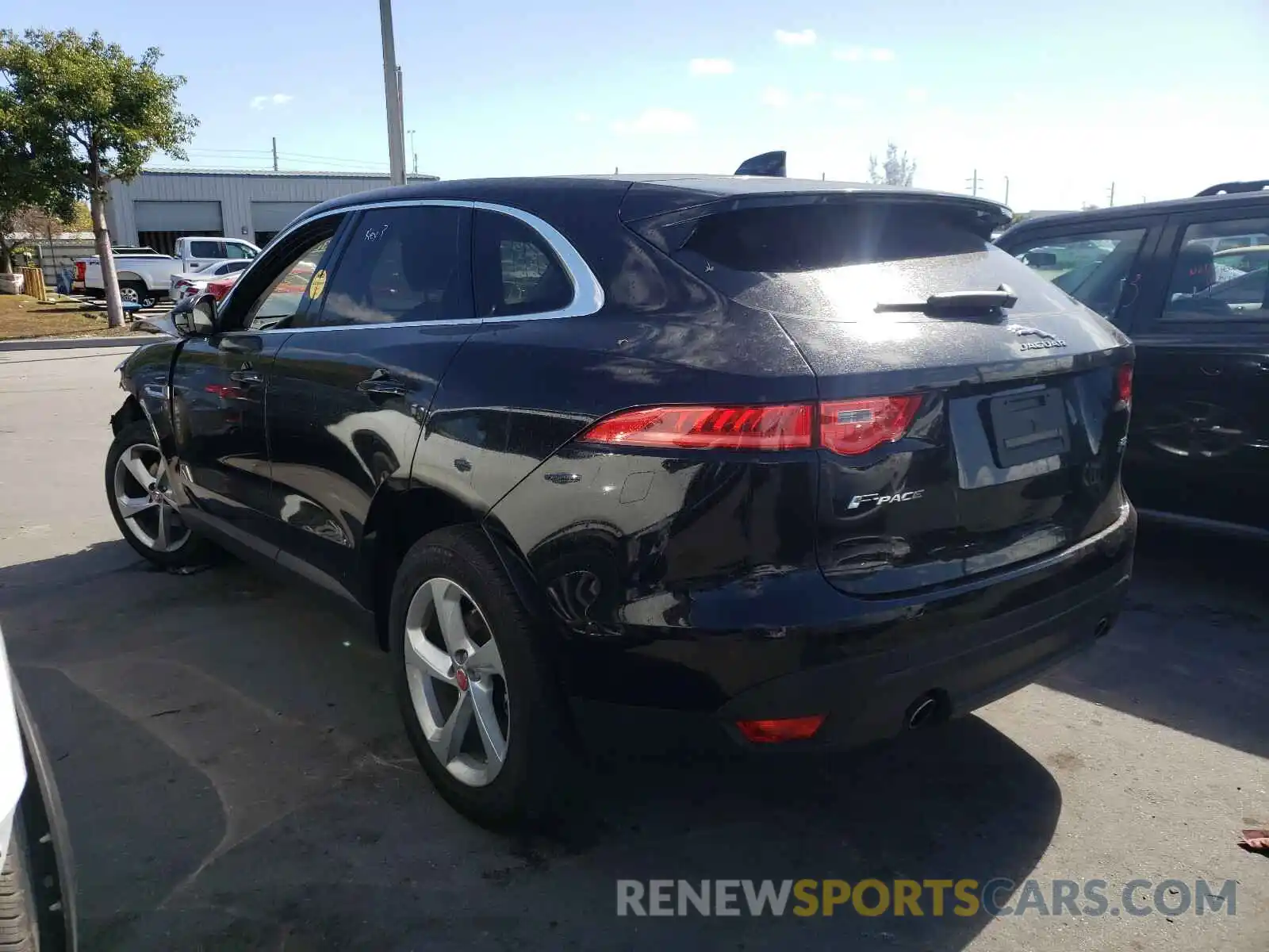 3 Photograph of a damaged car SADCS2FX2LA639278 JAGUAR F-PACE 2020