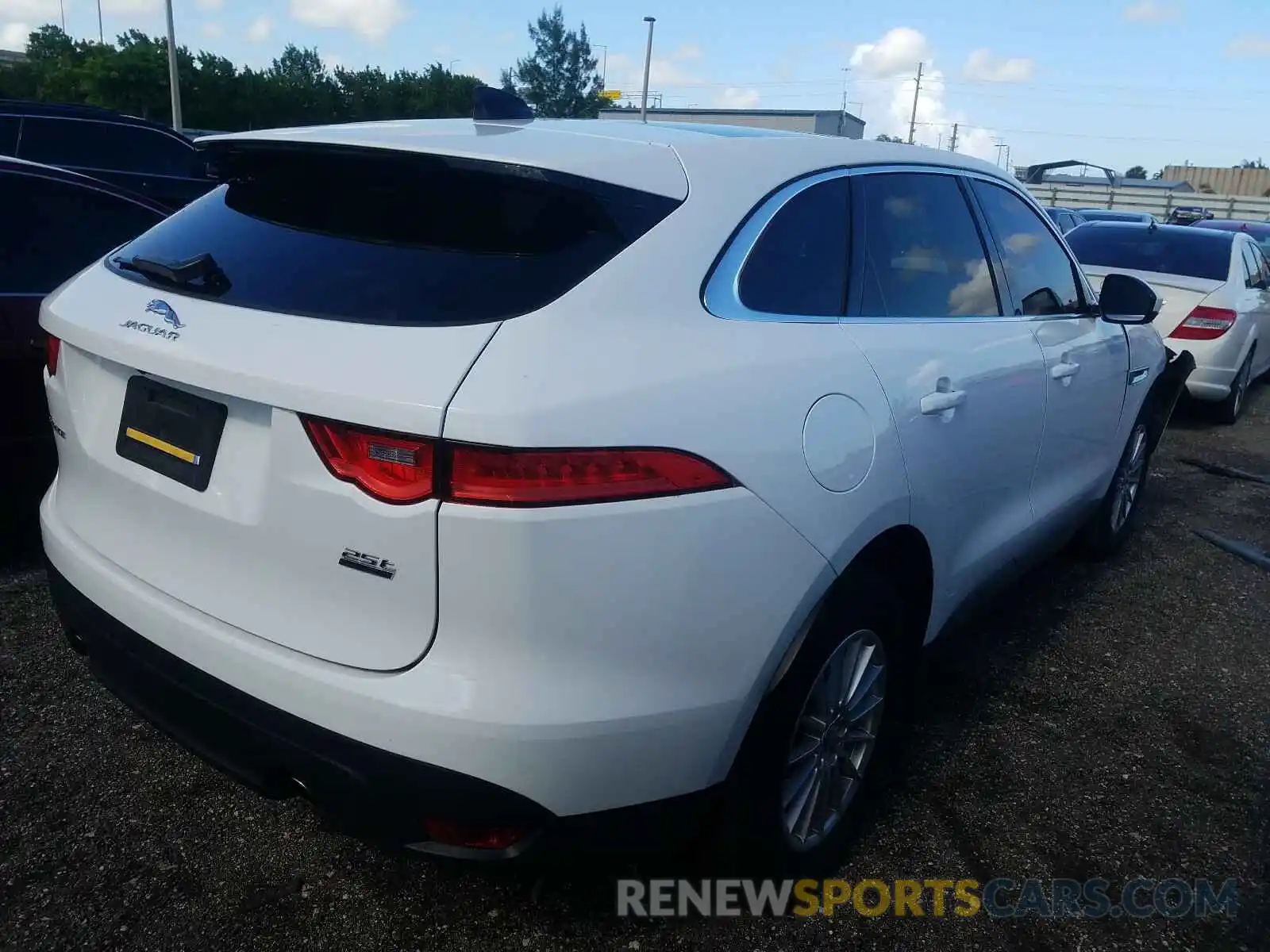 4 Фотография поврежденного автомобиля SADCS2FX2LA640110 JAGUAR F-PACE 2020