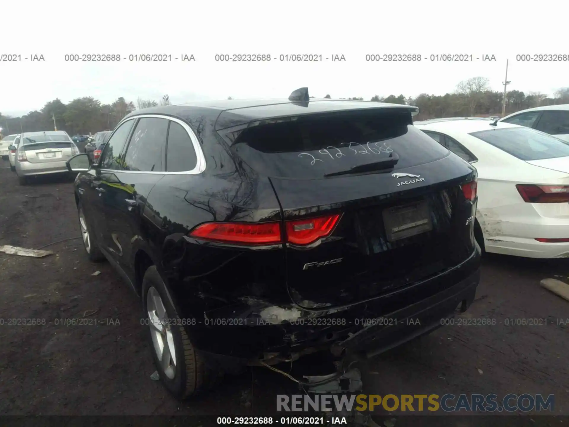 3 Photograph of a damaged car SADCS2FX4LA645440 JAGUAR F-PACE 2020