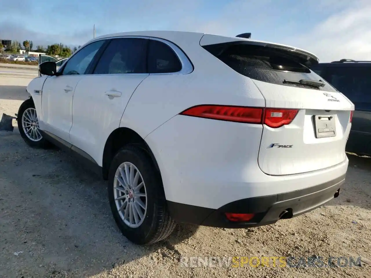 3 Photograph of a damaged car SADCS2FX4LA657104 JAGUAR F-PACE 2020