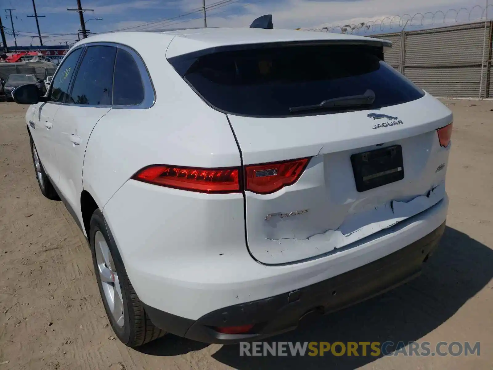 3 Фотография поврежденного автомобиля SADCS2FX7LA644380 JAGUAR F-PACE 2020