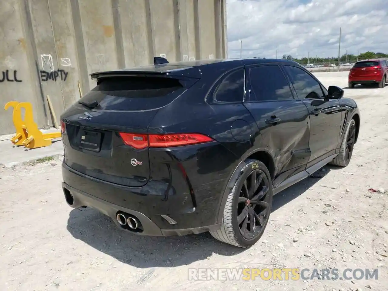 4 Photograph of a damaged car SADCZ2EE1LA661963 JAGUAR F-PACE 2020