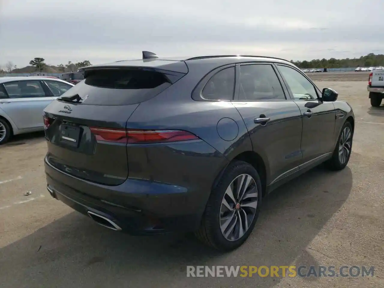 4 Photograph of a damaged car SADCJ2EU9MA671916 JAGUAR F-PACE 2021