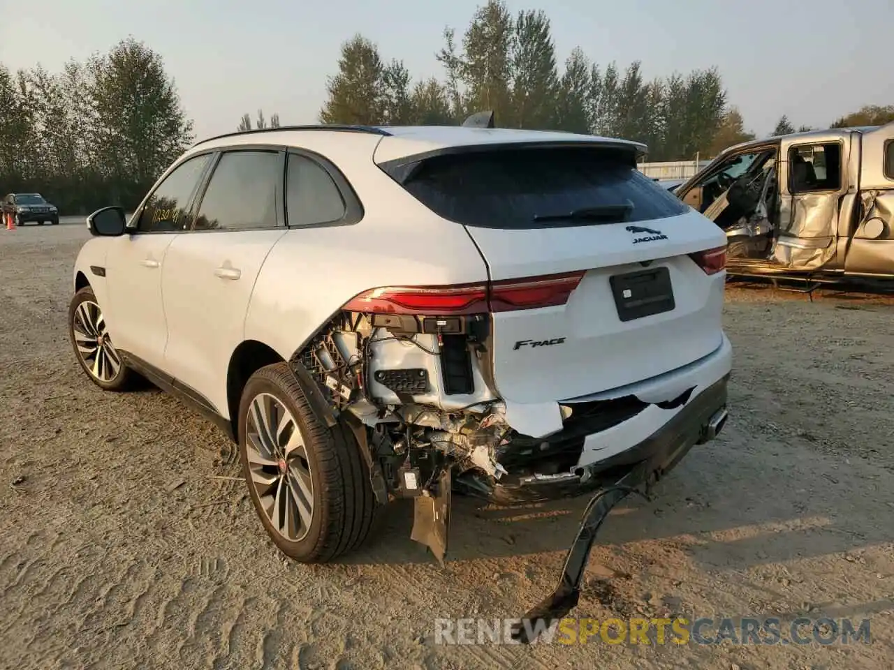 3 Photograph of a damaged car SADCJ2EUXMA665588 JAGUAR F-PACE 2021