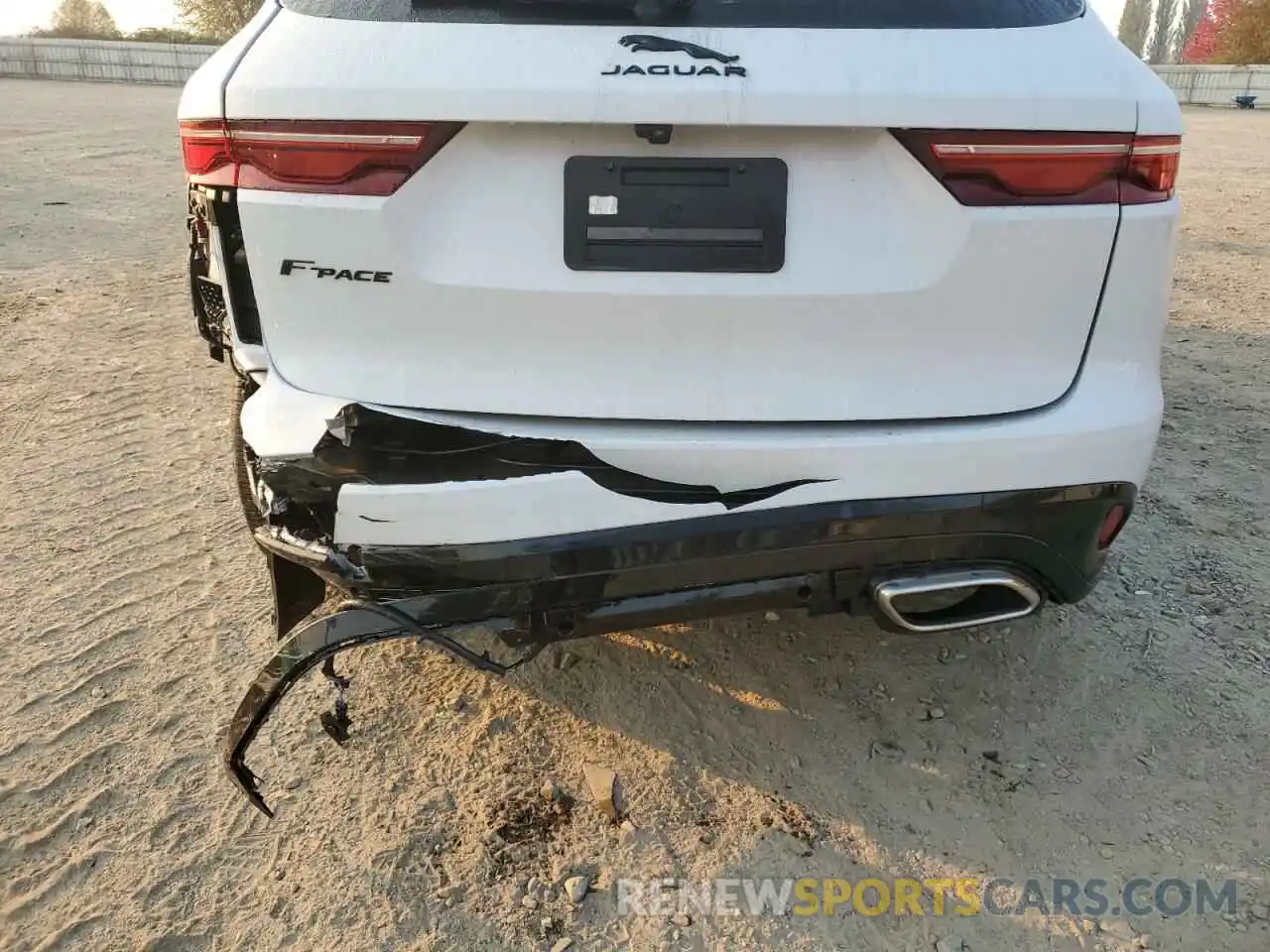 9 Photograph of a damaged car SADCJ2EUXMA665588 JAGUAR F-PACE 2021