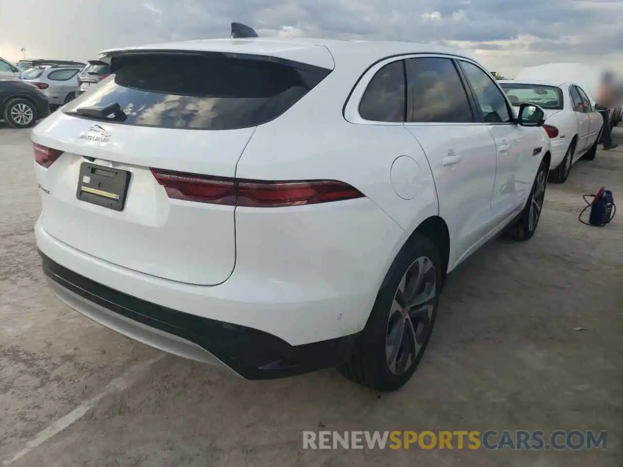 4 Photograph of a damaged car SADCJ2EX3MA687278 JAGUAR F-PACE 2021