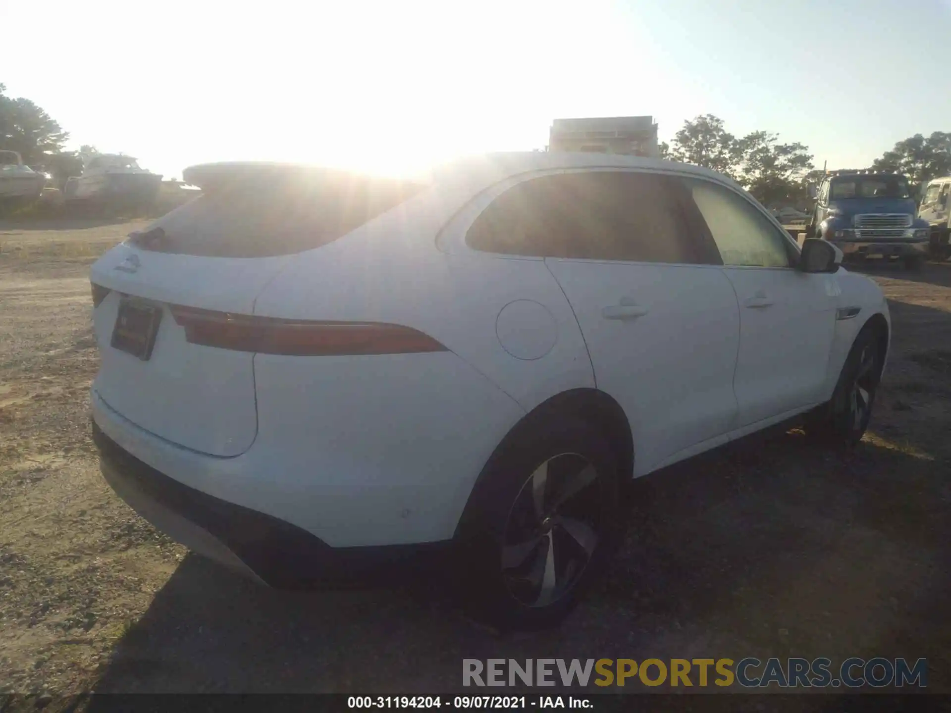 4 Photograph of a damaged car SADCJ2EX4MA671039 JAGUAR F-PACE 2021