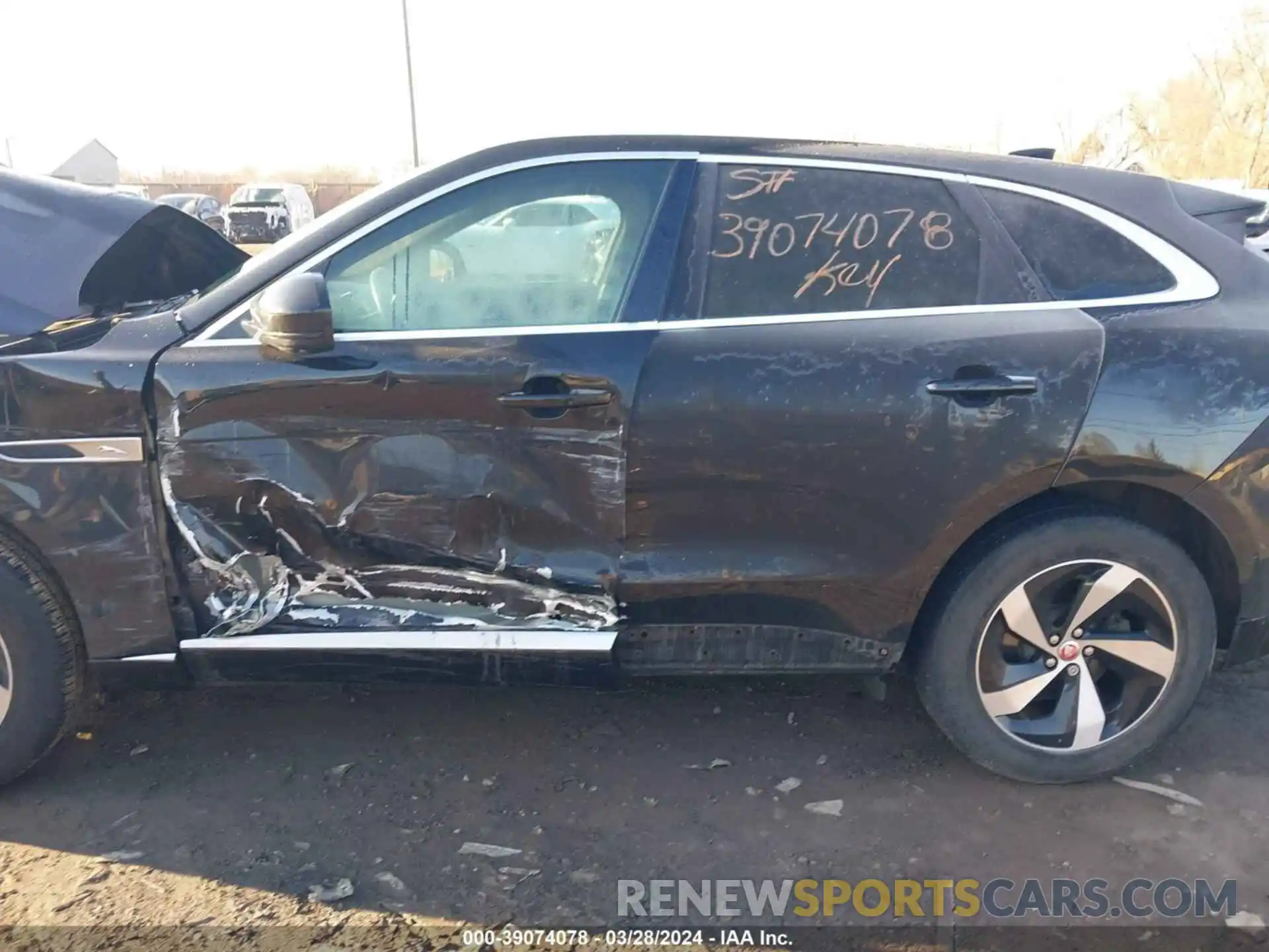 14 Photograph of a damaged car SADCJ2EX5MA684995 JAGUAR F-PACE 2021