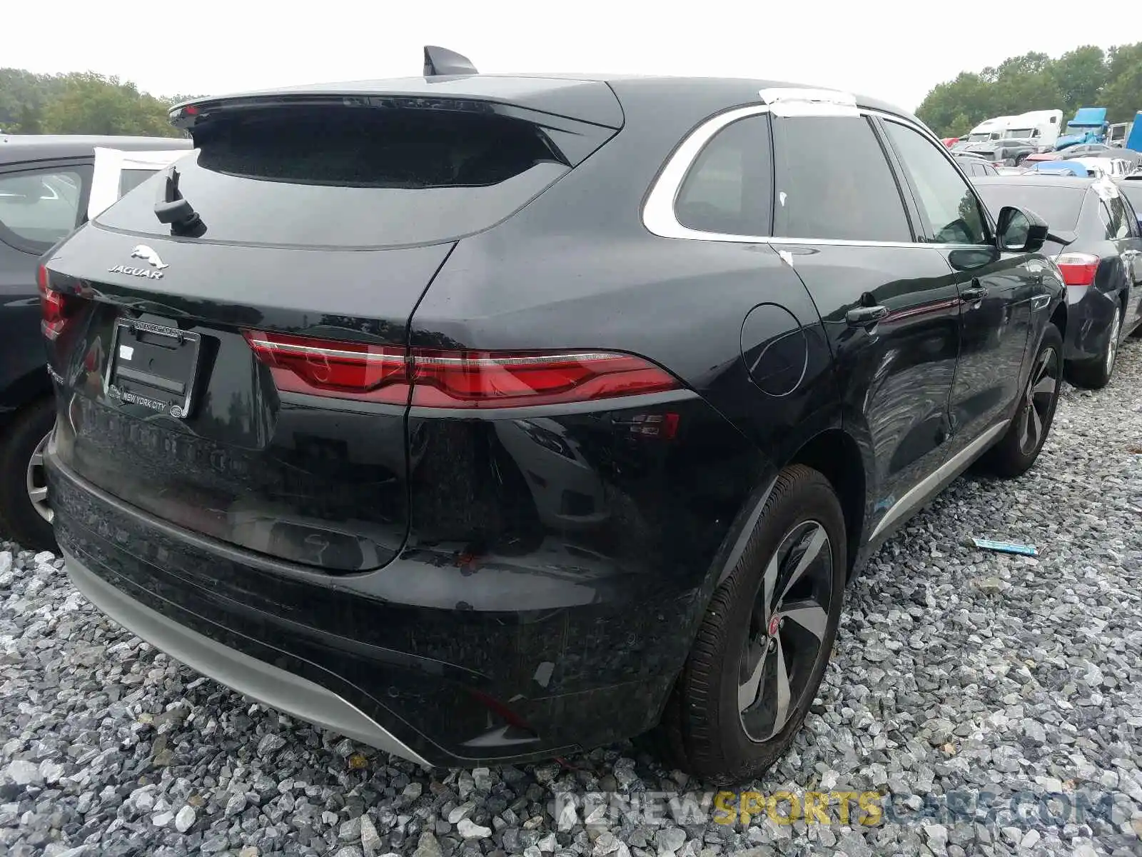 4 Photograph of a damaged car SADCJ2EX8MA669052 JAGUAR F-PACE 2021