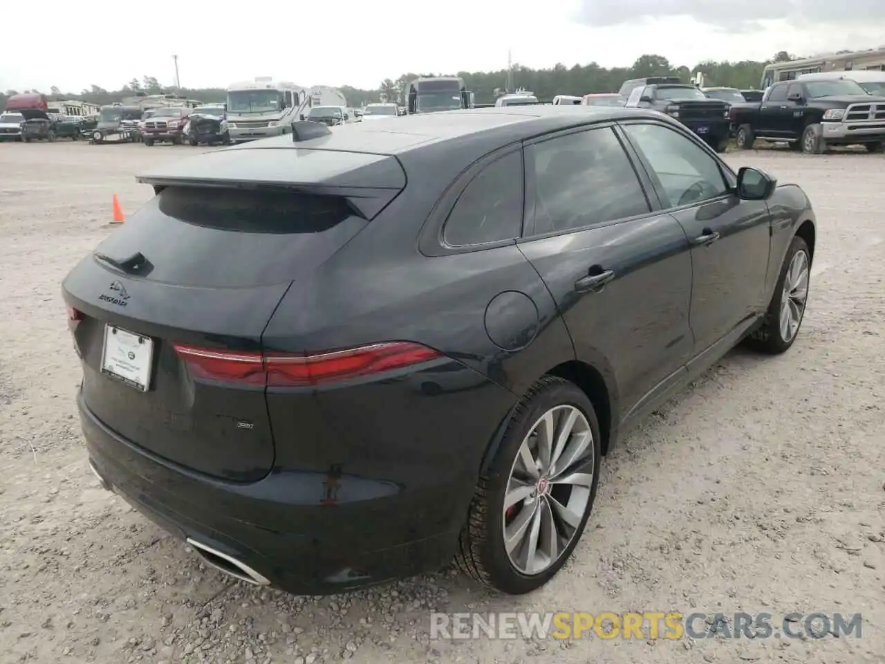 4 Photograph of a damaged car SADCT2FU1MA688850 JAGUAR F-PACE 2021