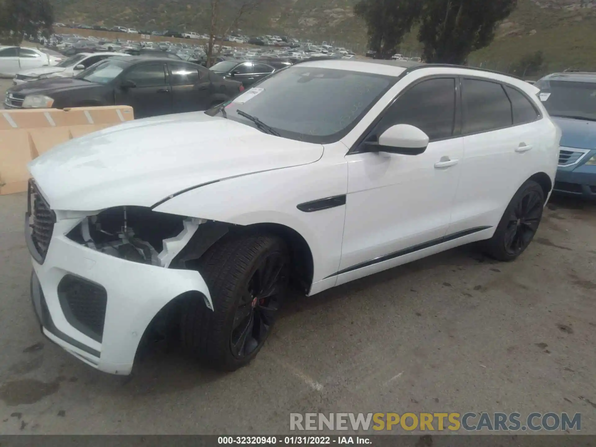 2 Фотография поврежденного автомобиля SADCT2FU4MA685506 JAGUAR F-PACE 2021