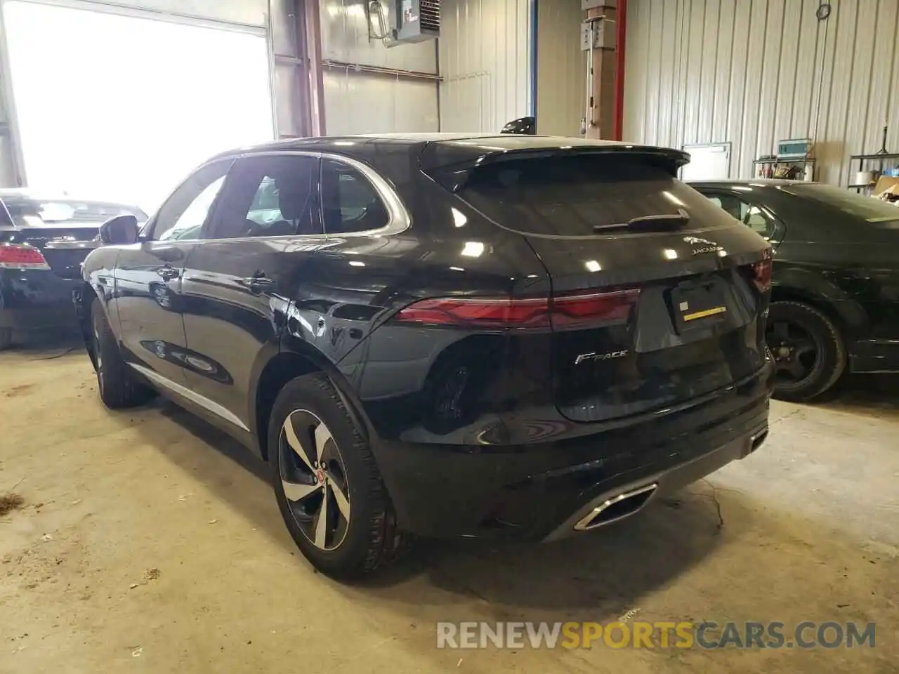 3 Photograph of a damaged car SADCT2FU8MA682849 JAGUAR F-PACE 2021