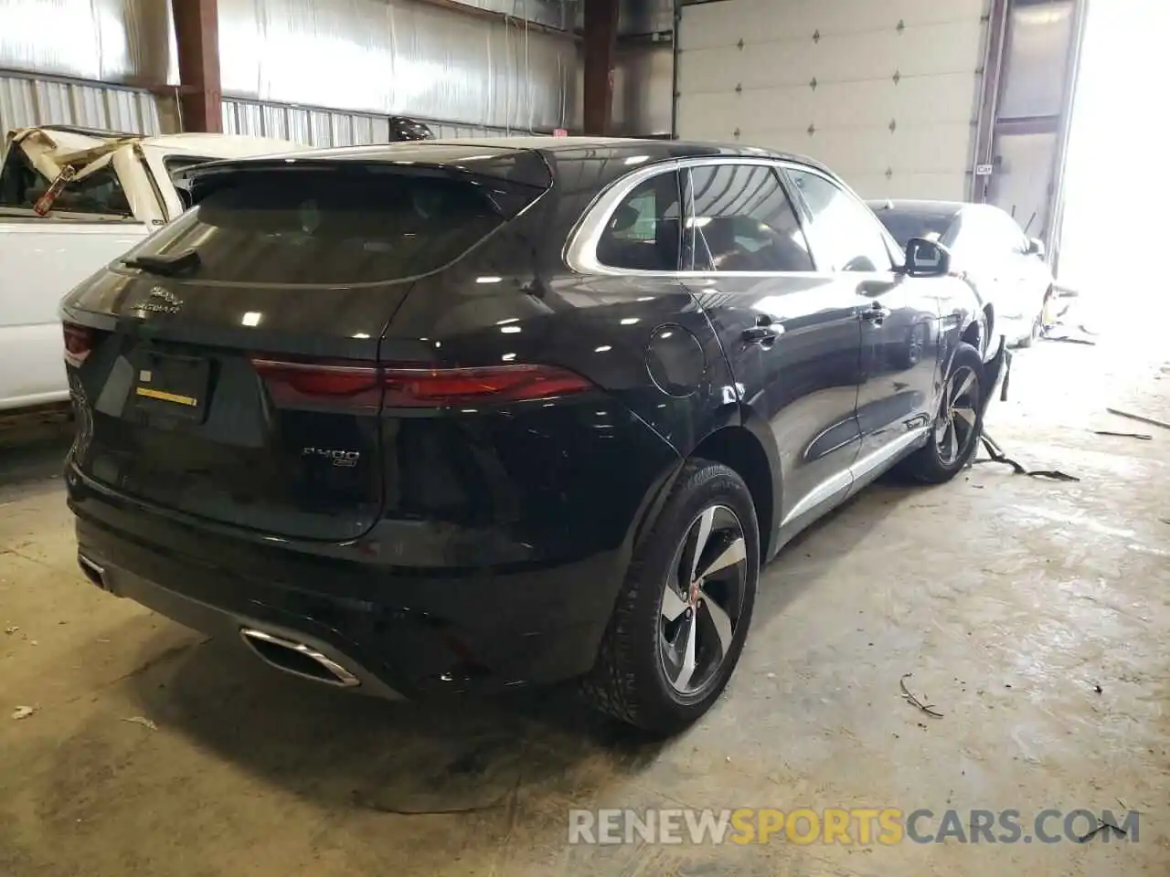 4 Photograph of a damaged car SADCT2FU8MA682849 JAGUAR F-PACE 2021