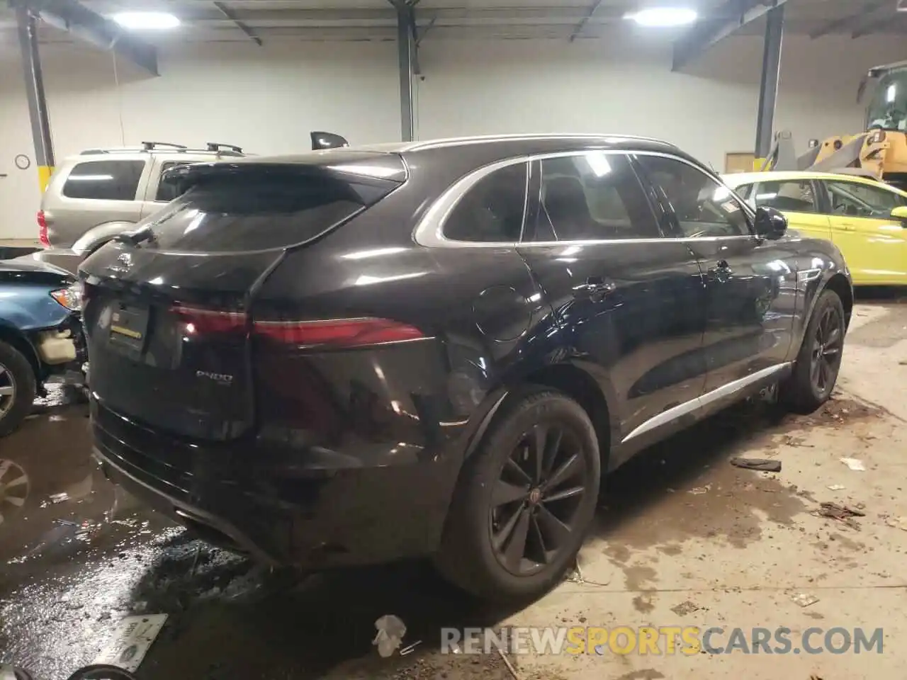 4 Photograph of a damaged car SADCT2FU9MA666675 JAGUAR F-PACE 2021