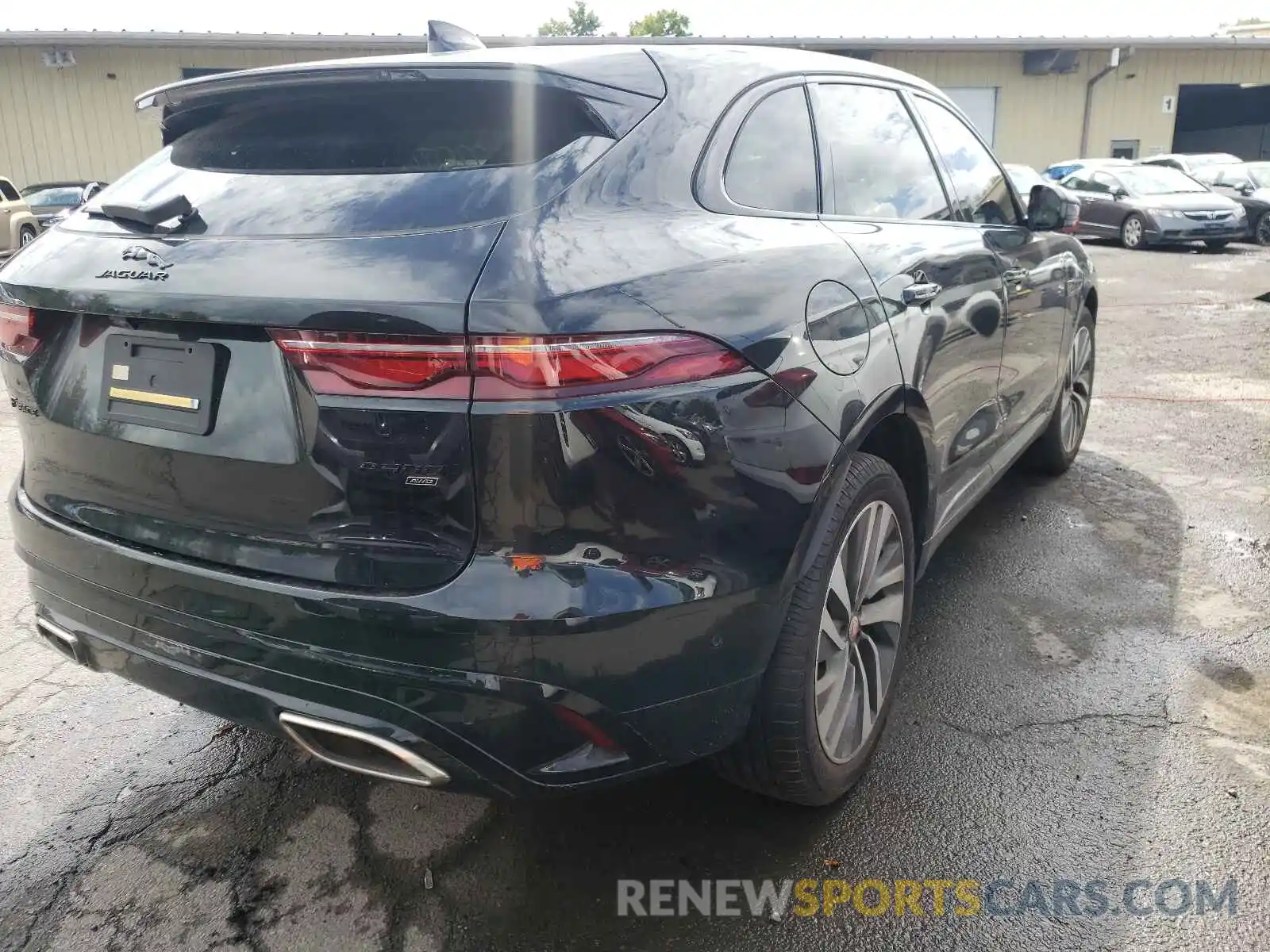 4 Photograph of a damaged car SADCT2FU9MA669639 JAGUAR F-PACE 2021