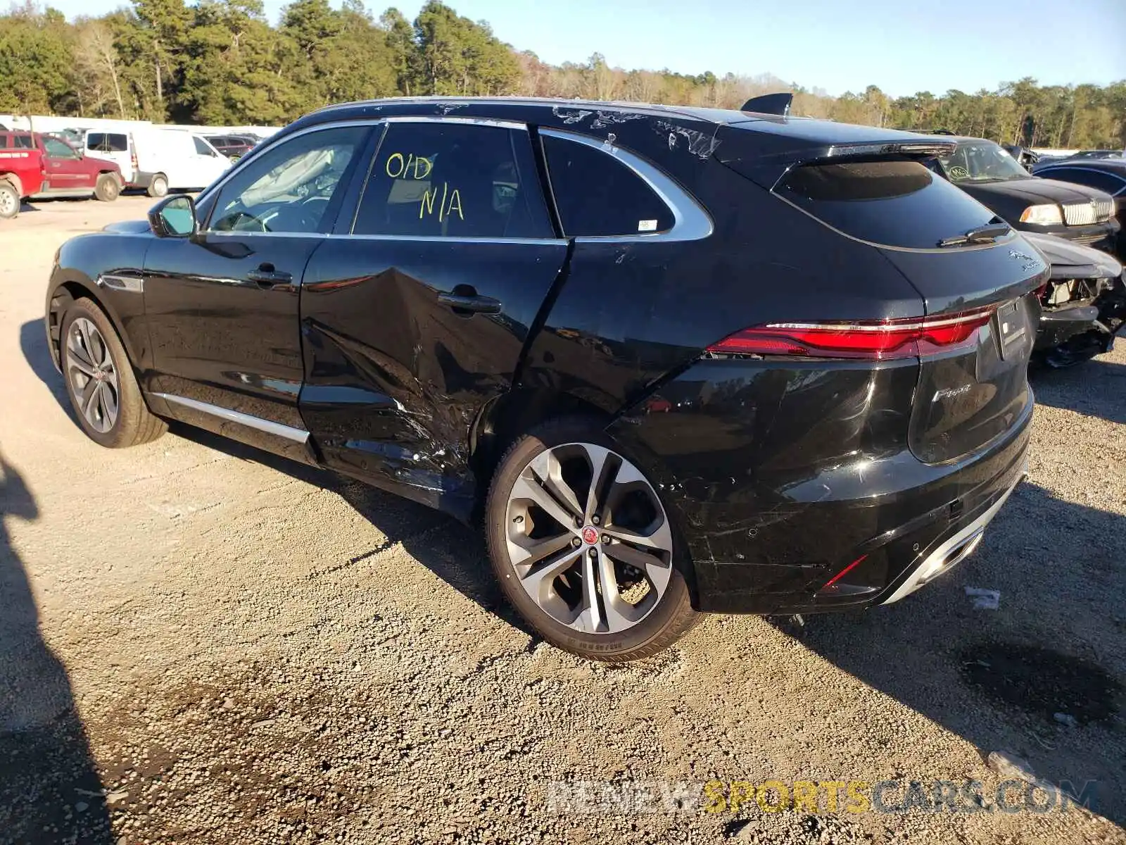 9 Photograph of a damaged car SADCT2FU9MA676283 JAGUAR F-PACE 2021