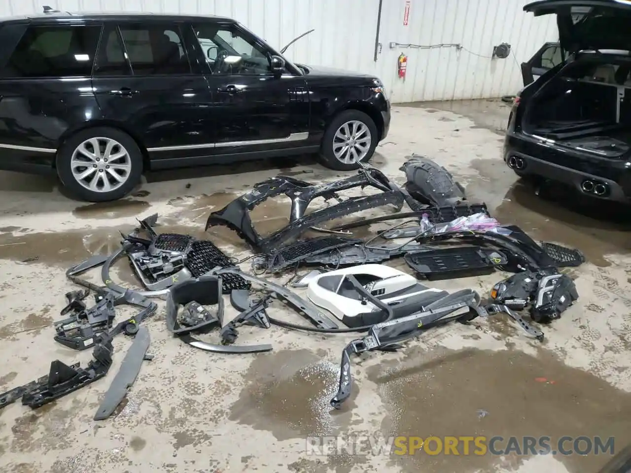 9 Photograph of a damaged car SADCZ2EE7MA679644 JAGUAR F-PACE 2021