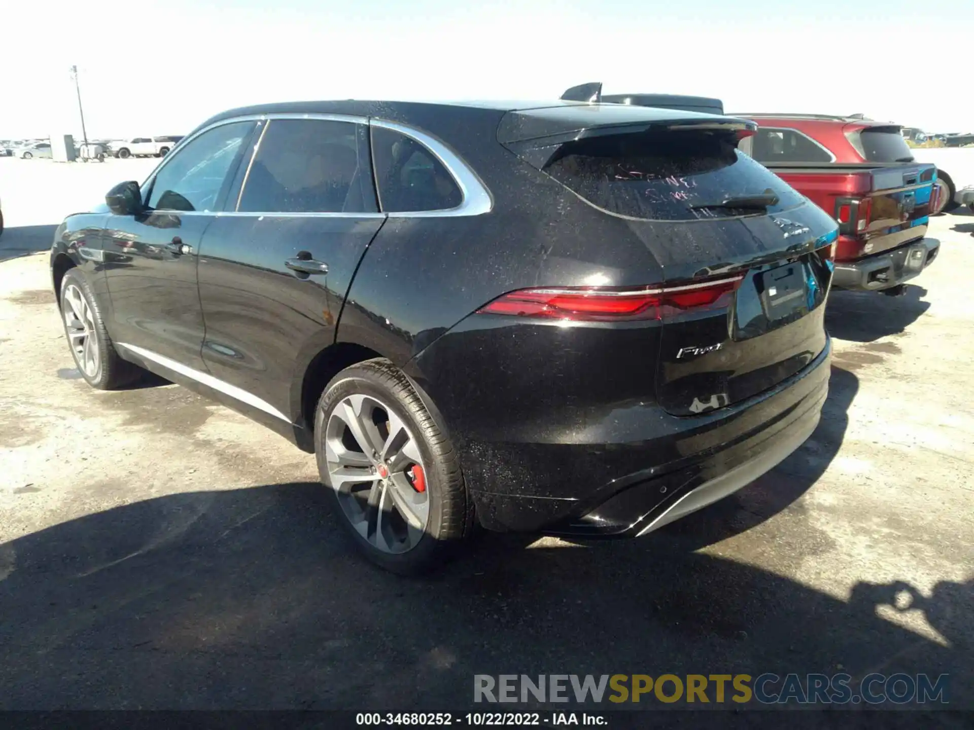 3 Photograph of a damaged car SADCJ2EX1NA691198 JAGUAR F-PACE 2022