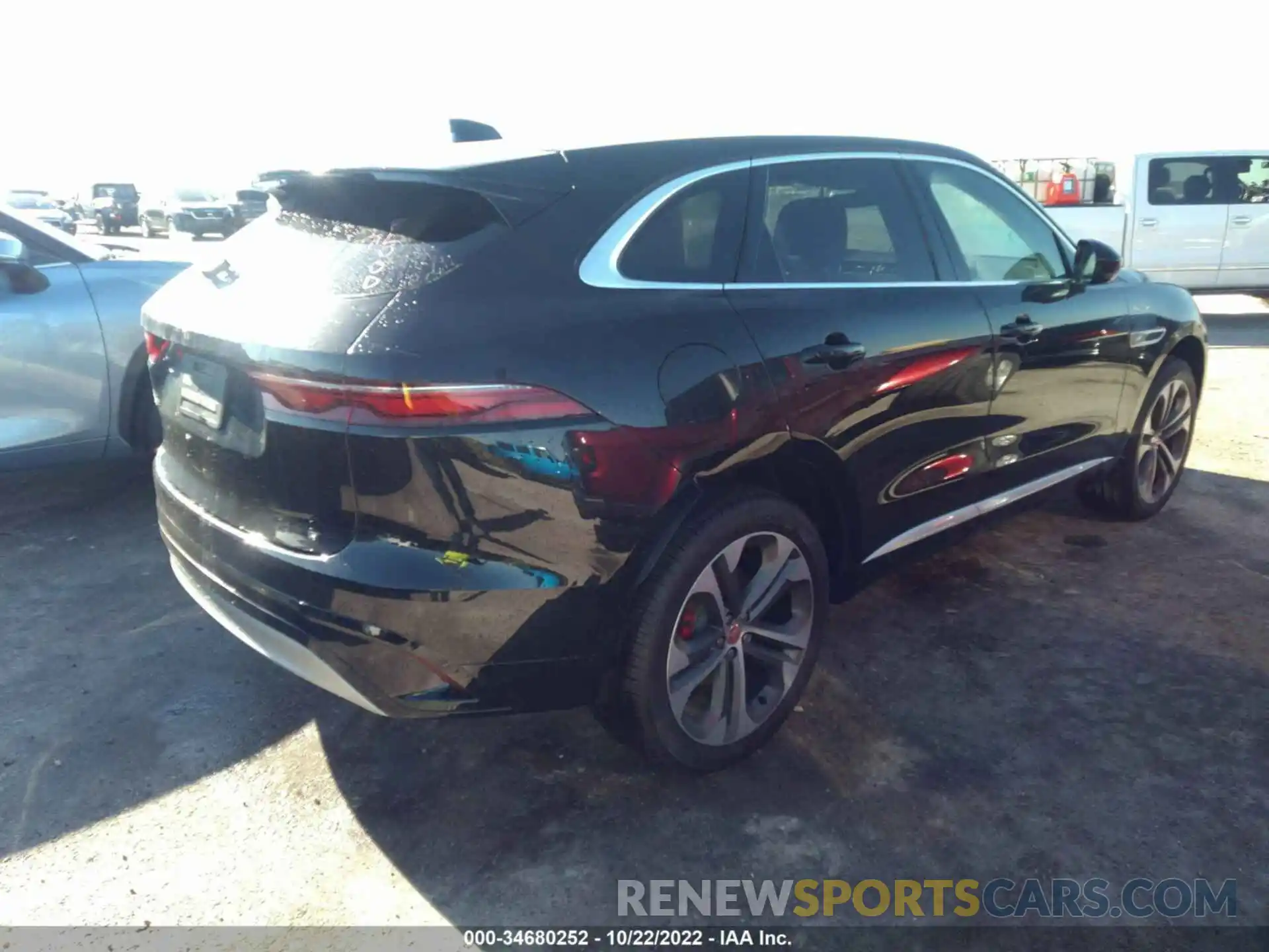 4 Photograph of a damaged car SADCJ2EX1NA691198 JAGUAR F-PACE 2022