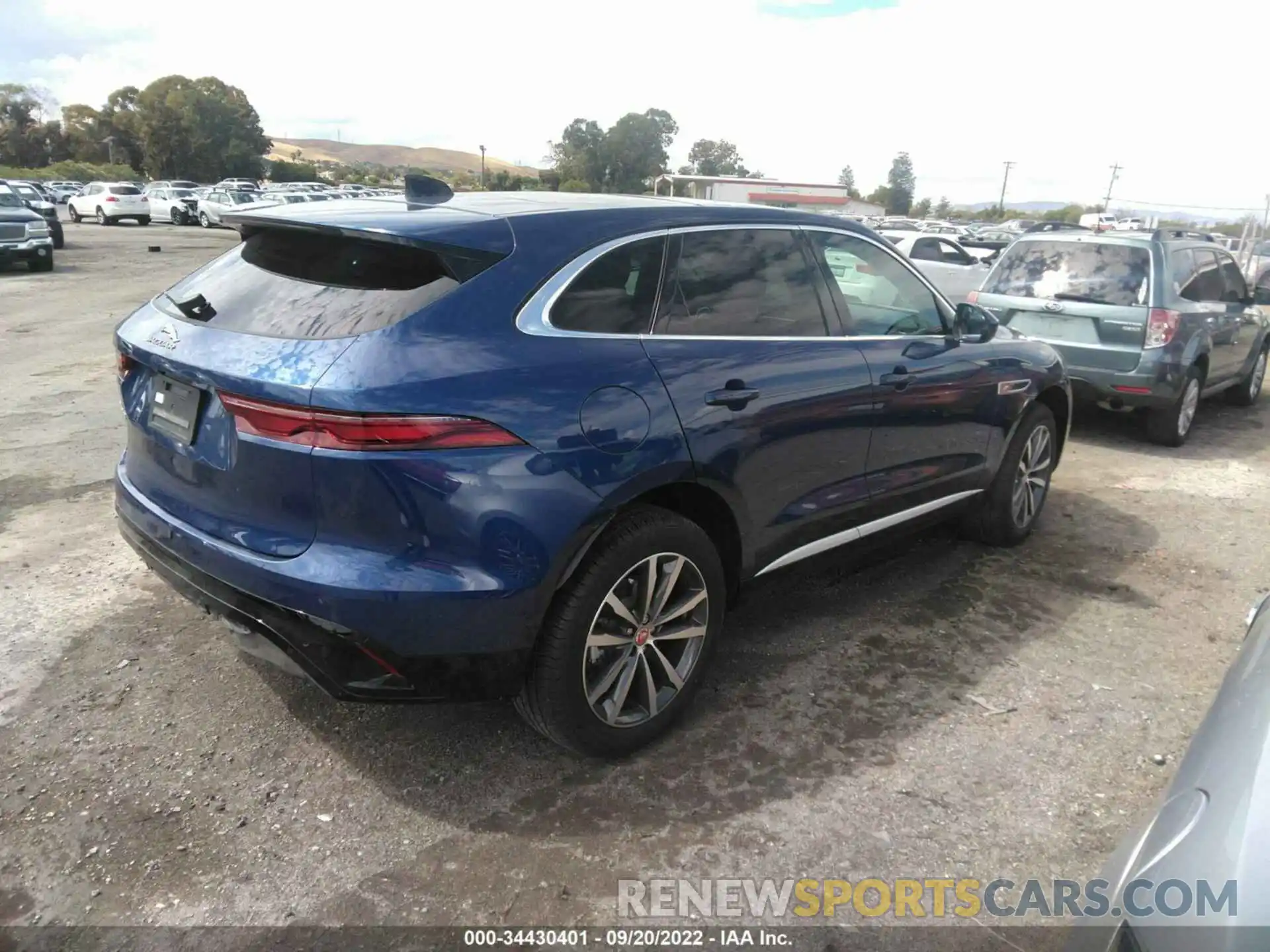 4 Photograph of a damaged car SADCJ2EXXNA697520 JAGUAR F-PACE 2022