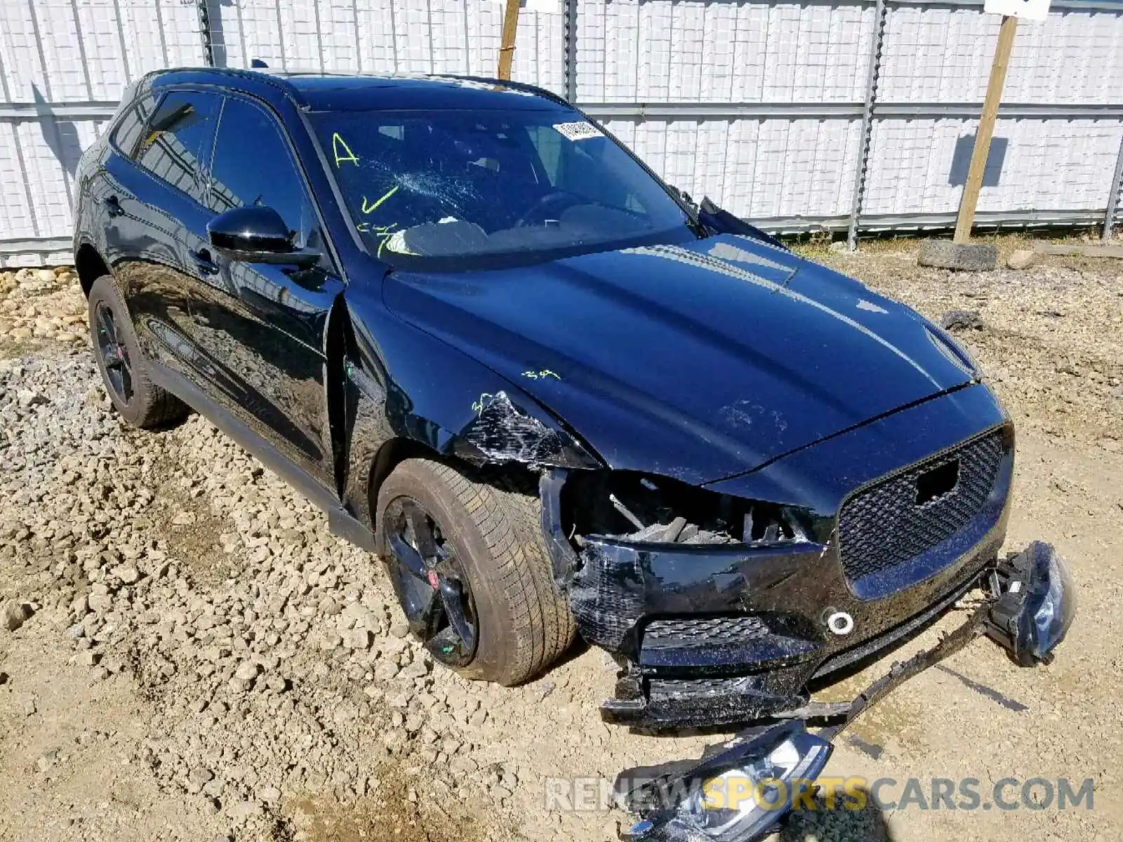 1 Фотография поврежденного автомобиля SADCJ2FX4KA360447 JAGUAR F-PACE PRE 2019