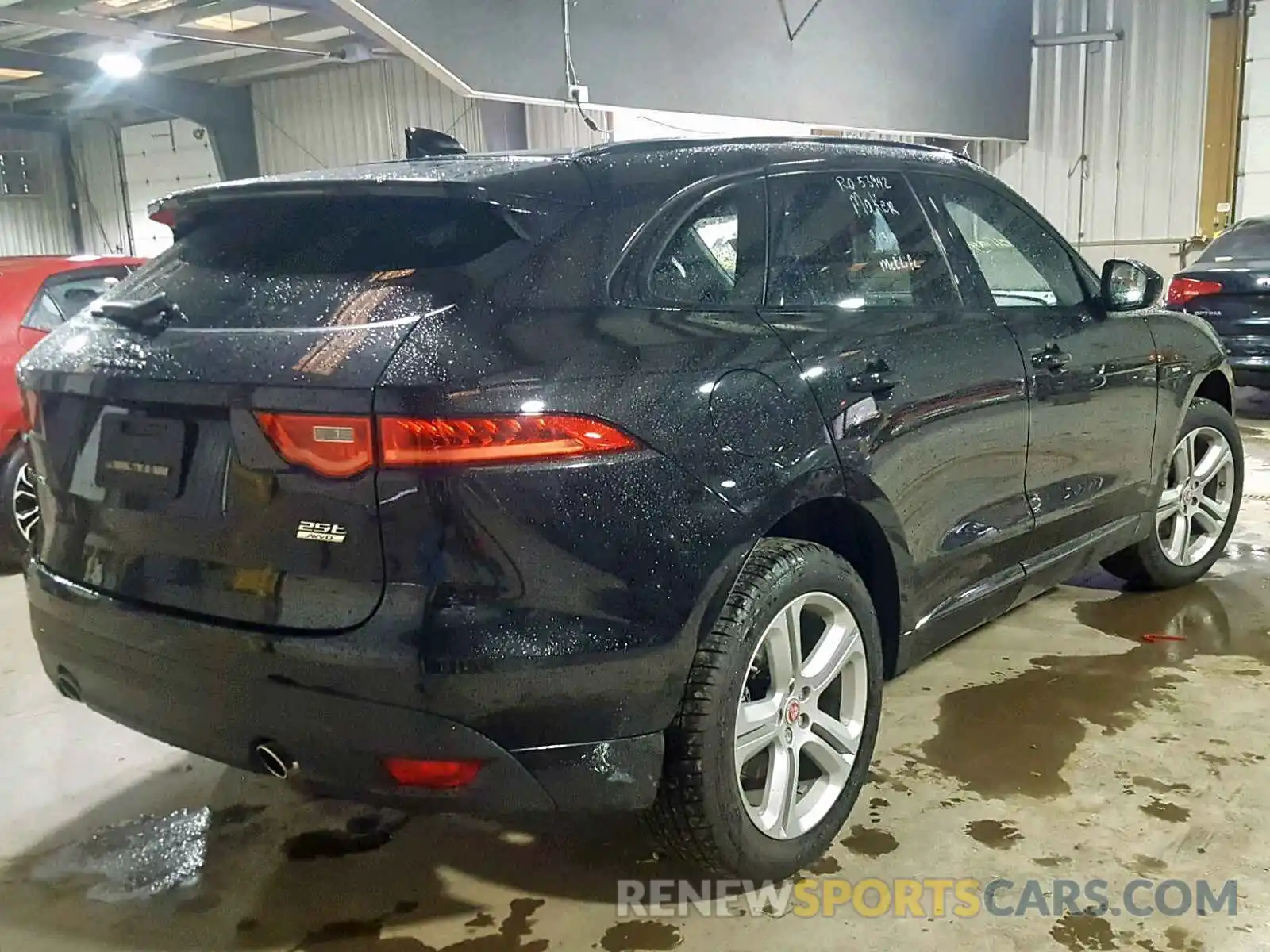 4 Фотография поврежденного автомобиля SADCL2FX9KA600814 JAGUAR F-PACE R - 2019