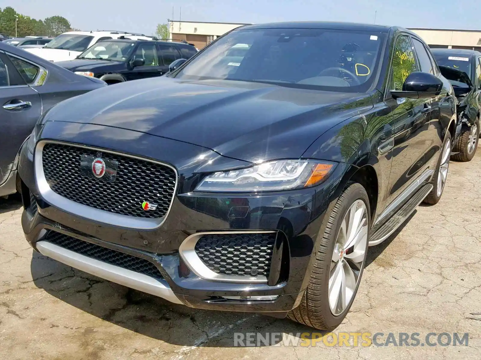 2 Фотография поврежденного автомобиля SADCM2FV2KA358637 JAGUAR F-PACE S 2019