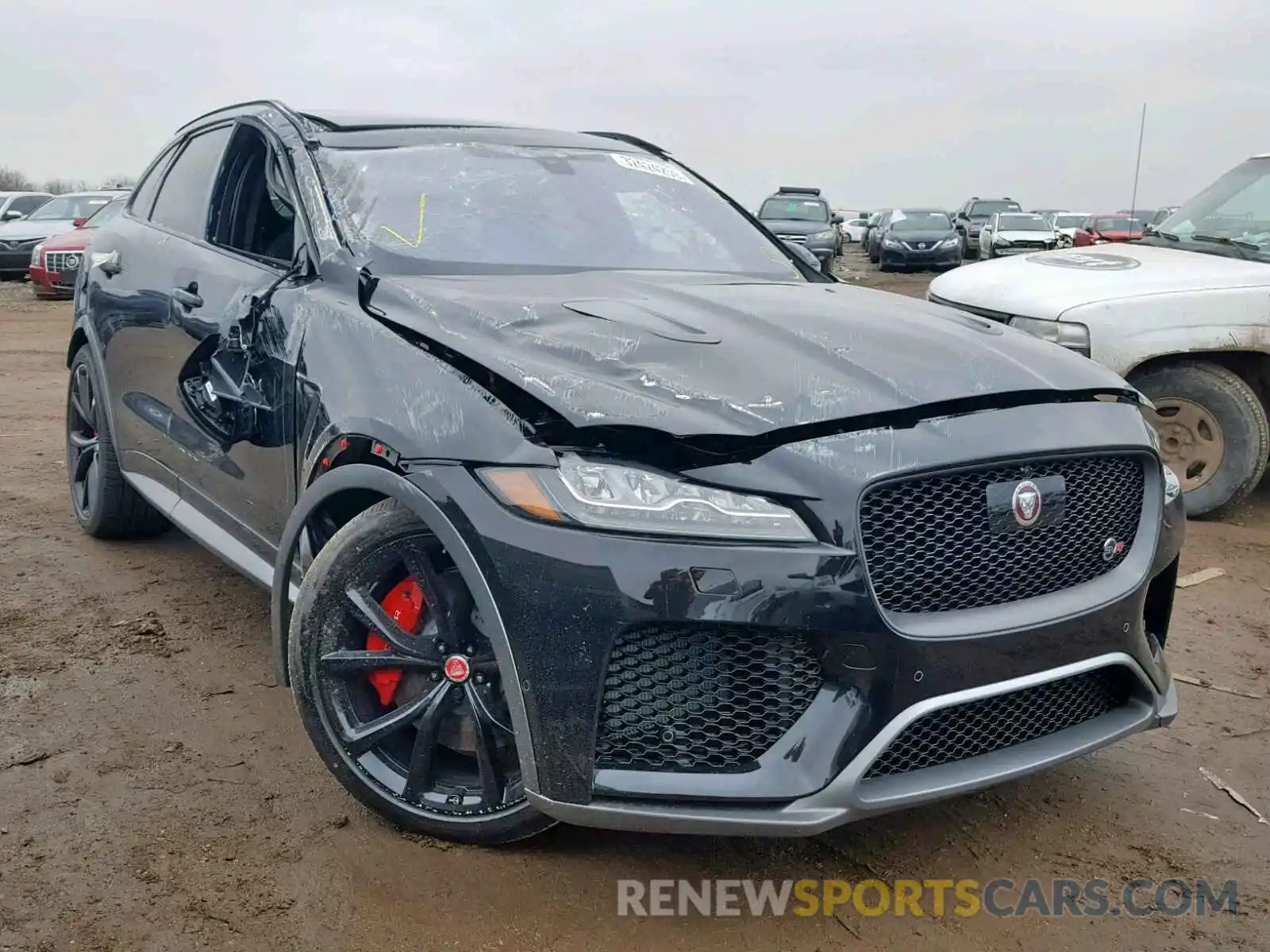 1 Фотография поврежденного автомобиля SADCZ2EE1KA607965 JAGUAR F-PACE SVR 2019