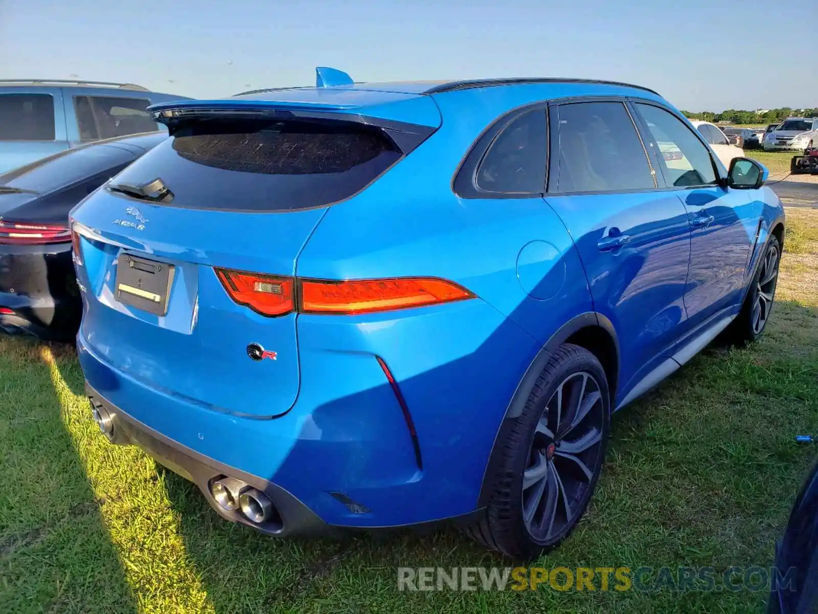 4 Photograph of a damaged car SADCZ2EE6KA608089 JAGUAR F-PACE SVR 2019