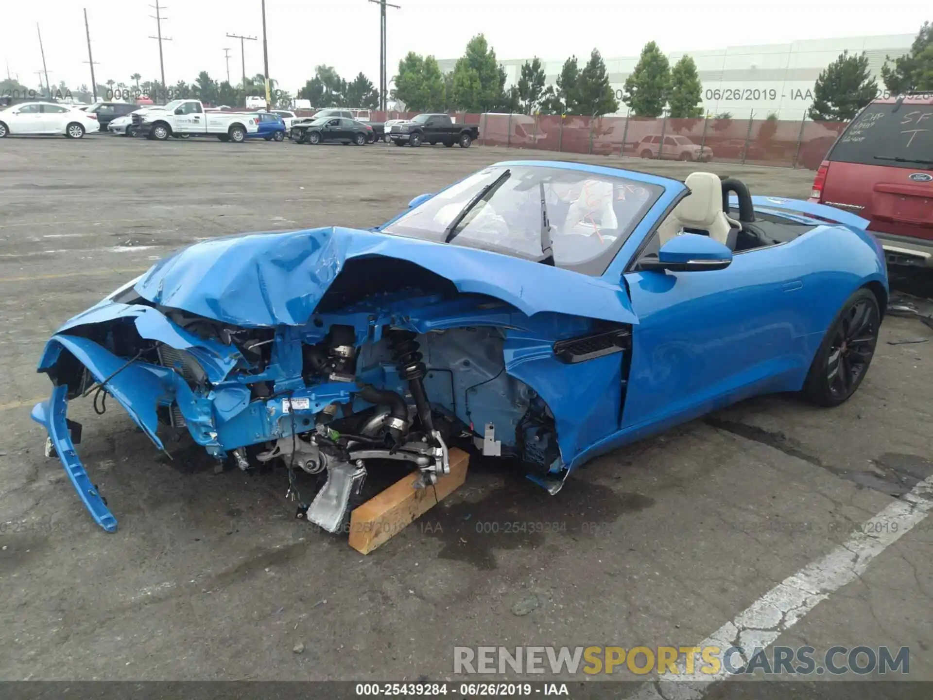 2 Photograph of a damaged car SAJDD5GX5LCK63420 JAGUAR F-TYPE 2020