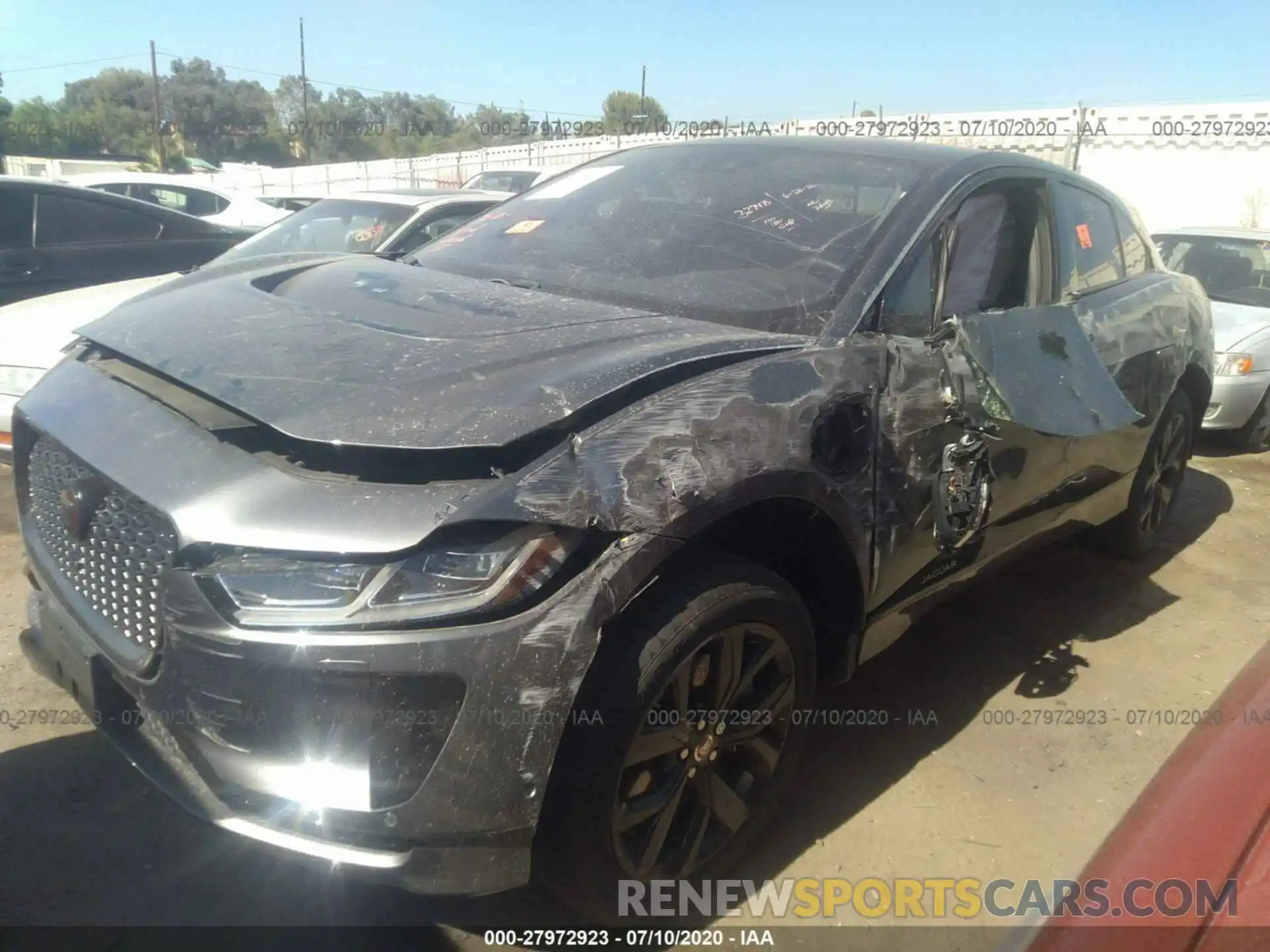 2 Photograph of a damaged car SADHC2S10K1F73884 JAGUAR I-PACE 2019