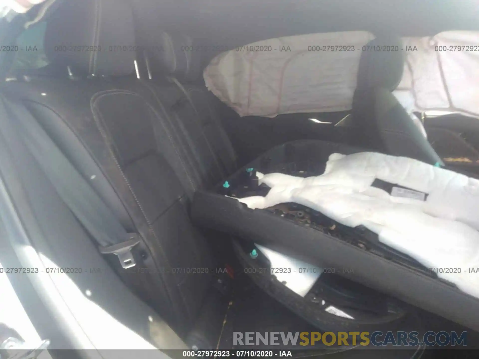 8 Photograph of a damaged car SADHC2S10K1F73884 JAGUAR I-PACE 2019