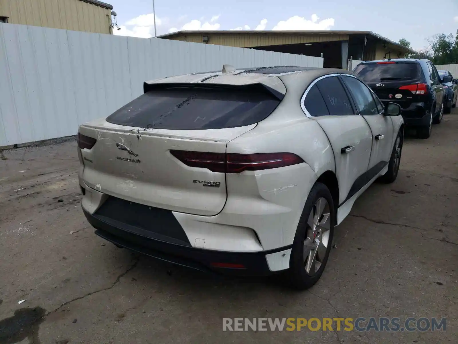 4 Photograph of a damaged car SADHC2S11K1F68967 JAGUAR I-PACE 2019