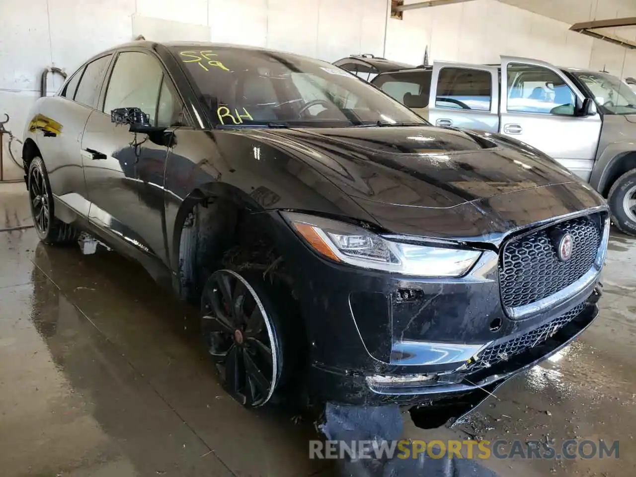 1 Photograph of a damaged car SADHC2S19K1F76735 JAGUAR I-PACE 2019