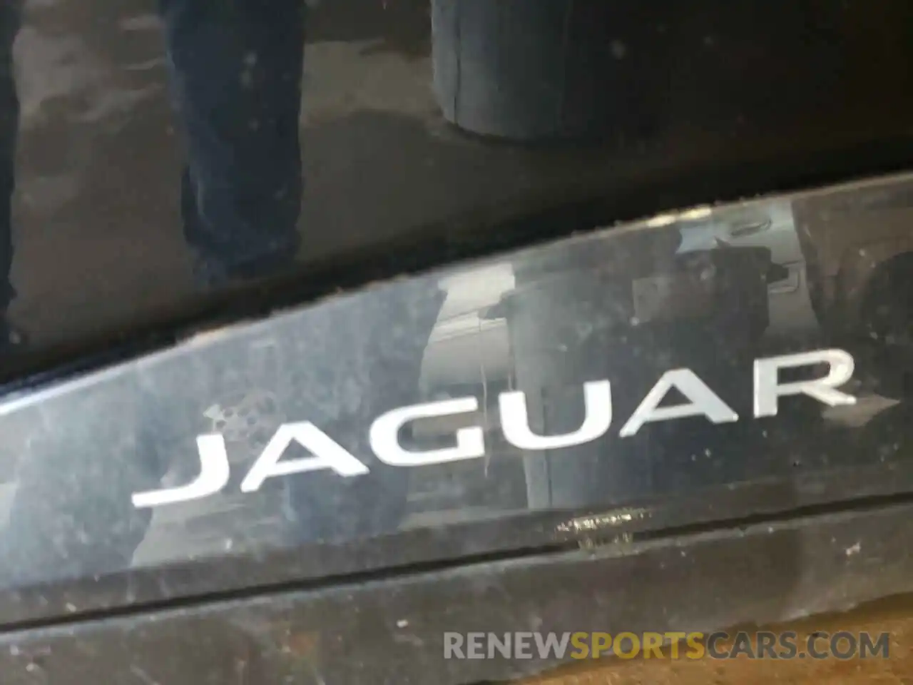 10 Photograph of a damaged car SADHC2S19K1F76735 JAGUAR I-PACE 2019