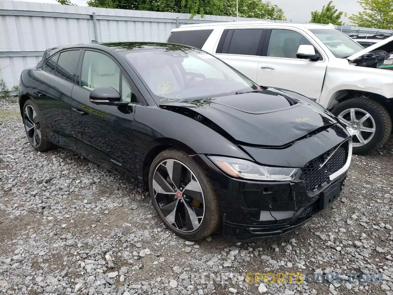 1 Photograph of a damaged car SADHD2S10K1F69850 JAGUAR I-PACE 2019