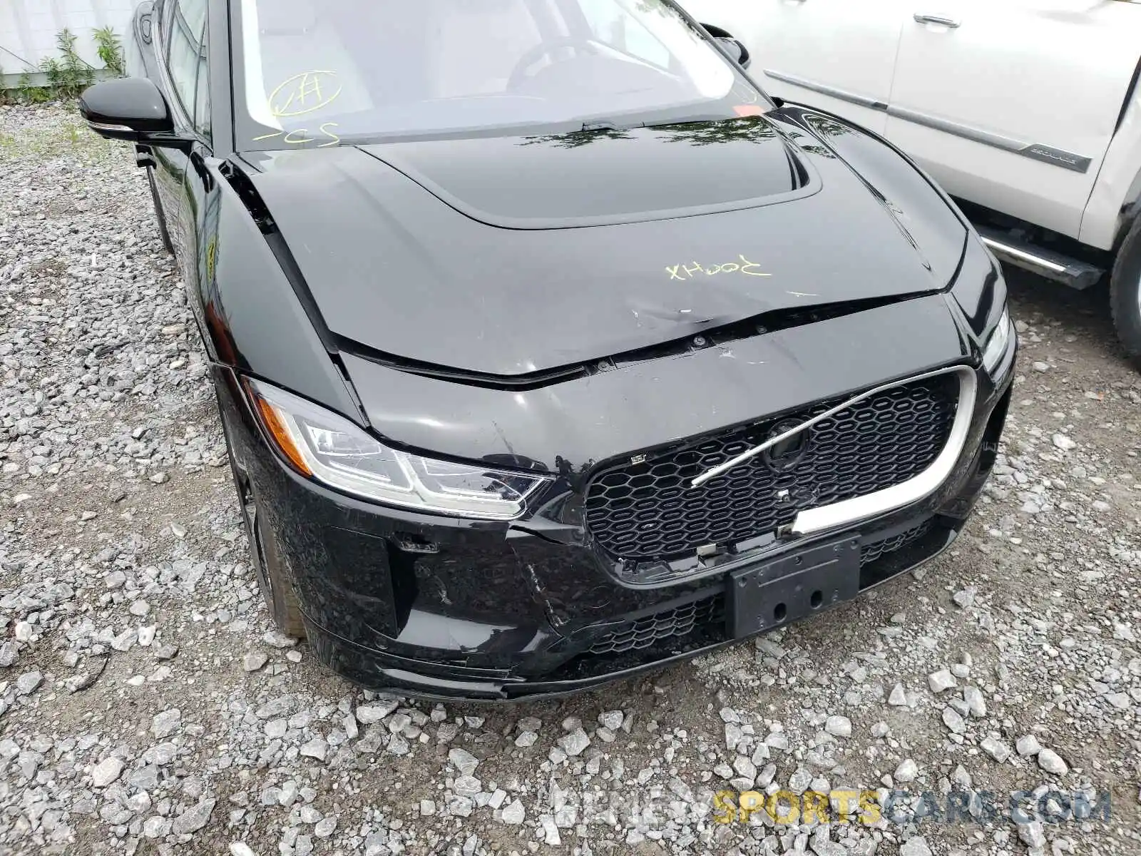 9 Photograph of a damaged car SADHD2S10K1F69850 JAGUAR I-PACE 2019