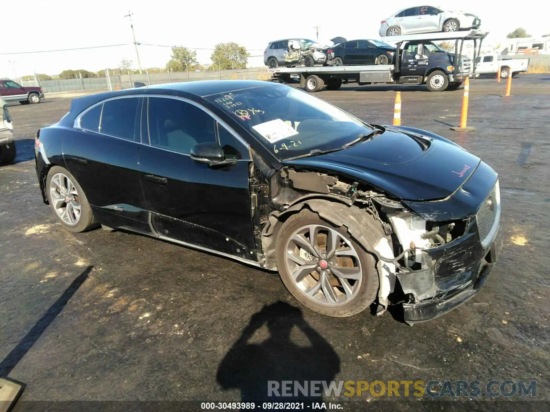 1 Photograph of a damaged car SADHD2S12K1F75651 JAGUAR I-PACE 2019