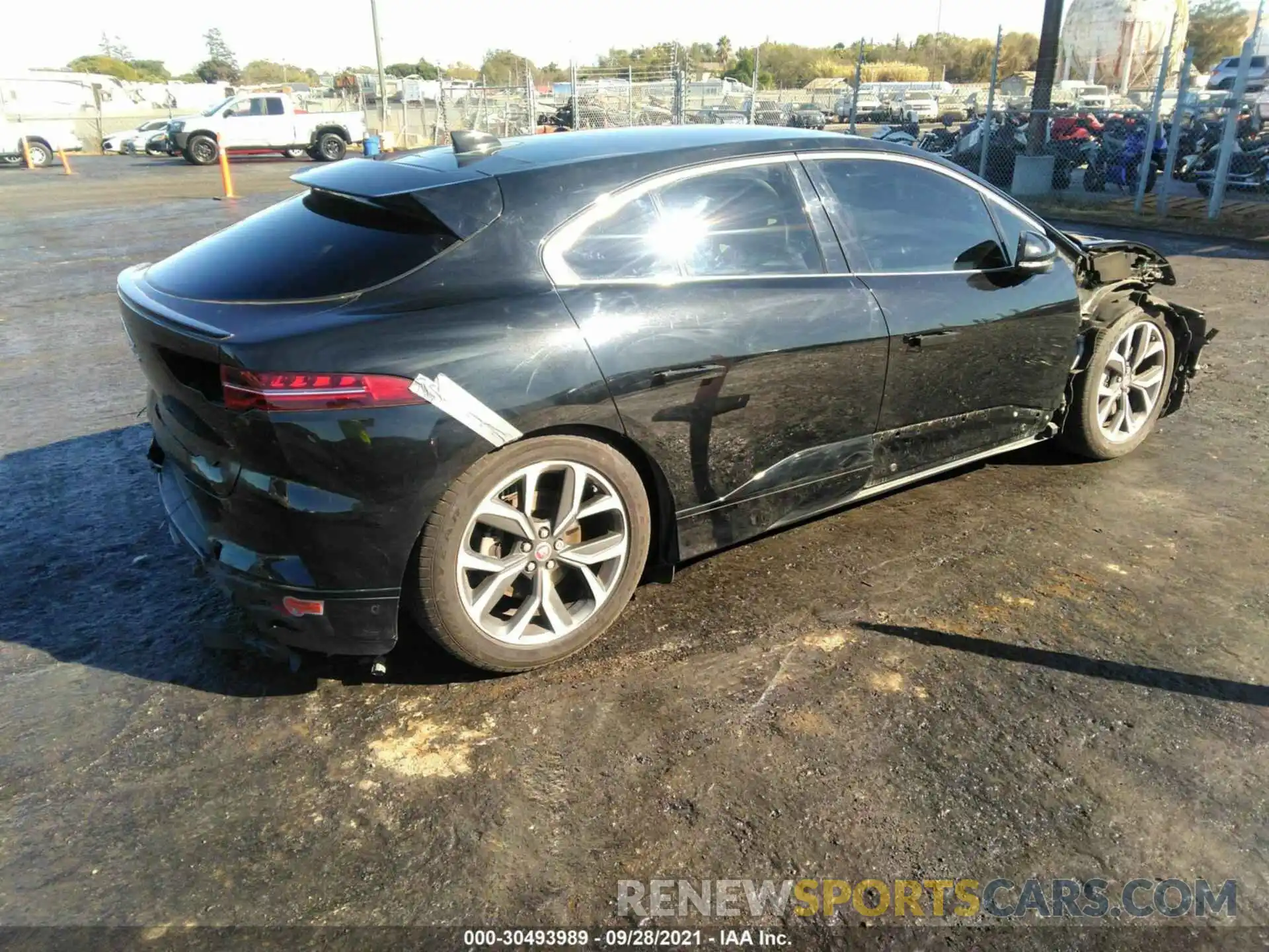 4 Photograph of a damaged car SADHD2S12K1F75651 JAGUAR I-PACE 2019