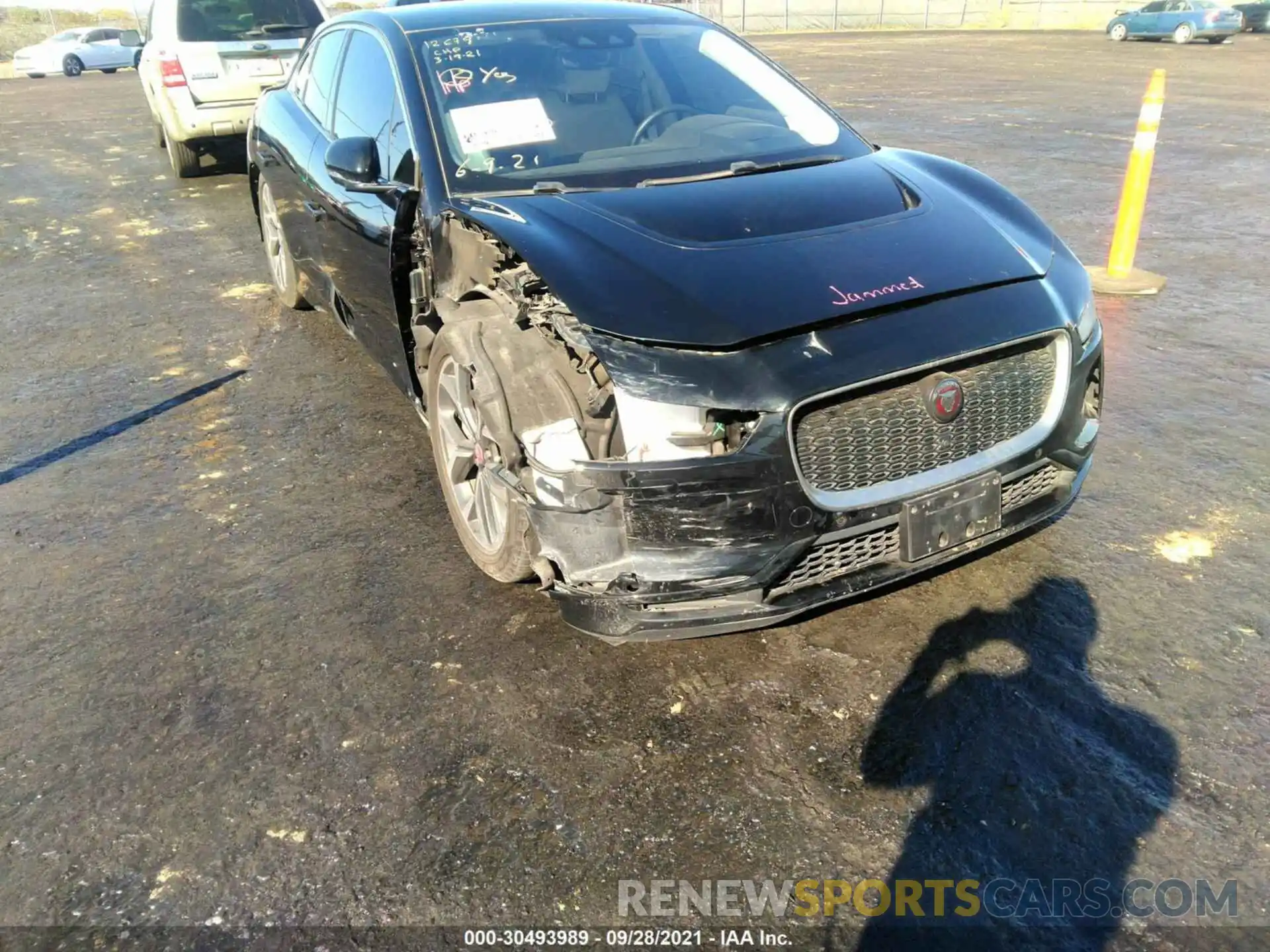 6 Photograph of a damaged car SADHD2S12K1F75651 JAGUAR I-PACE 2019