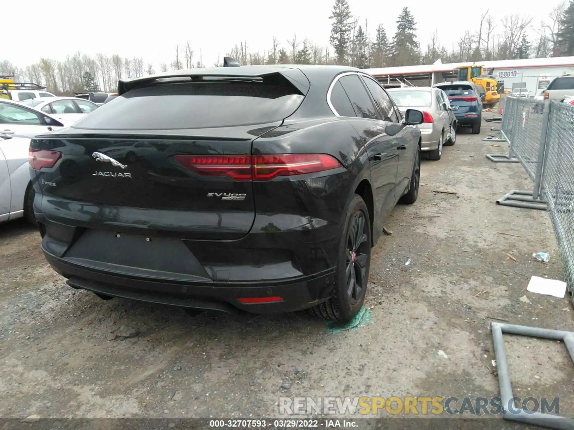 4 Photograph of a damaged car SADHD2S13K1F60298 JAGUAR I-PACE 2019