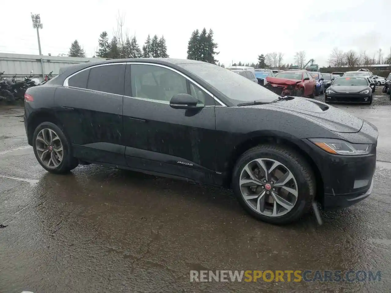 4 Photograph of a damaged car SADHD2S13K1F75321 JAGUAR I-PACE 2019