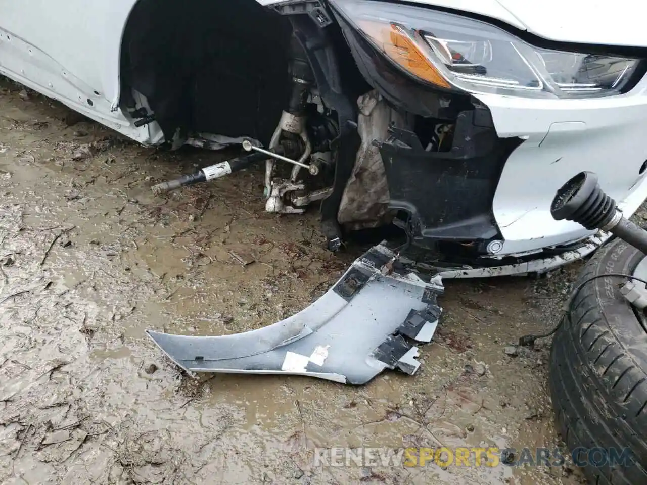 9 Photograph of a damaged car SADHD2S14K1F68670 JAGUAR I-PACE 2019