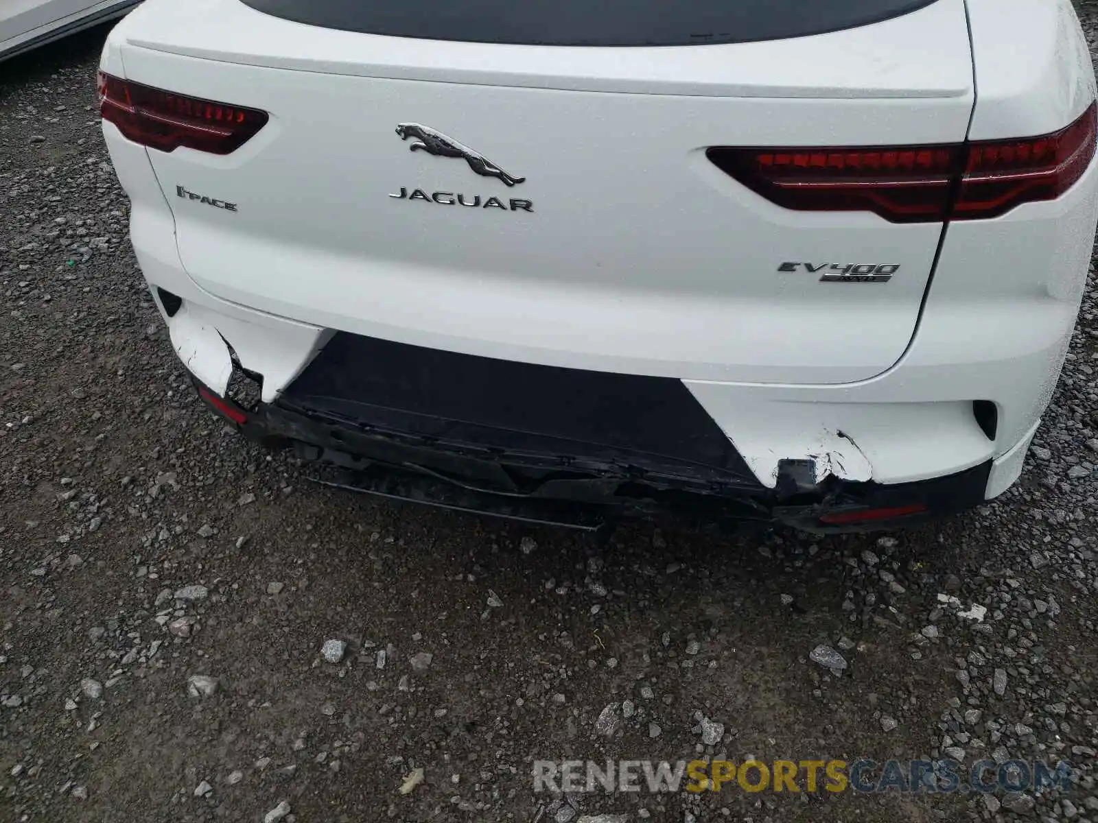 9 Photograph of a damaged car SADHD2S14K1F75151 JAGUAR I-PACE 2019