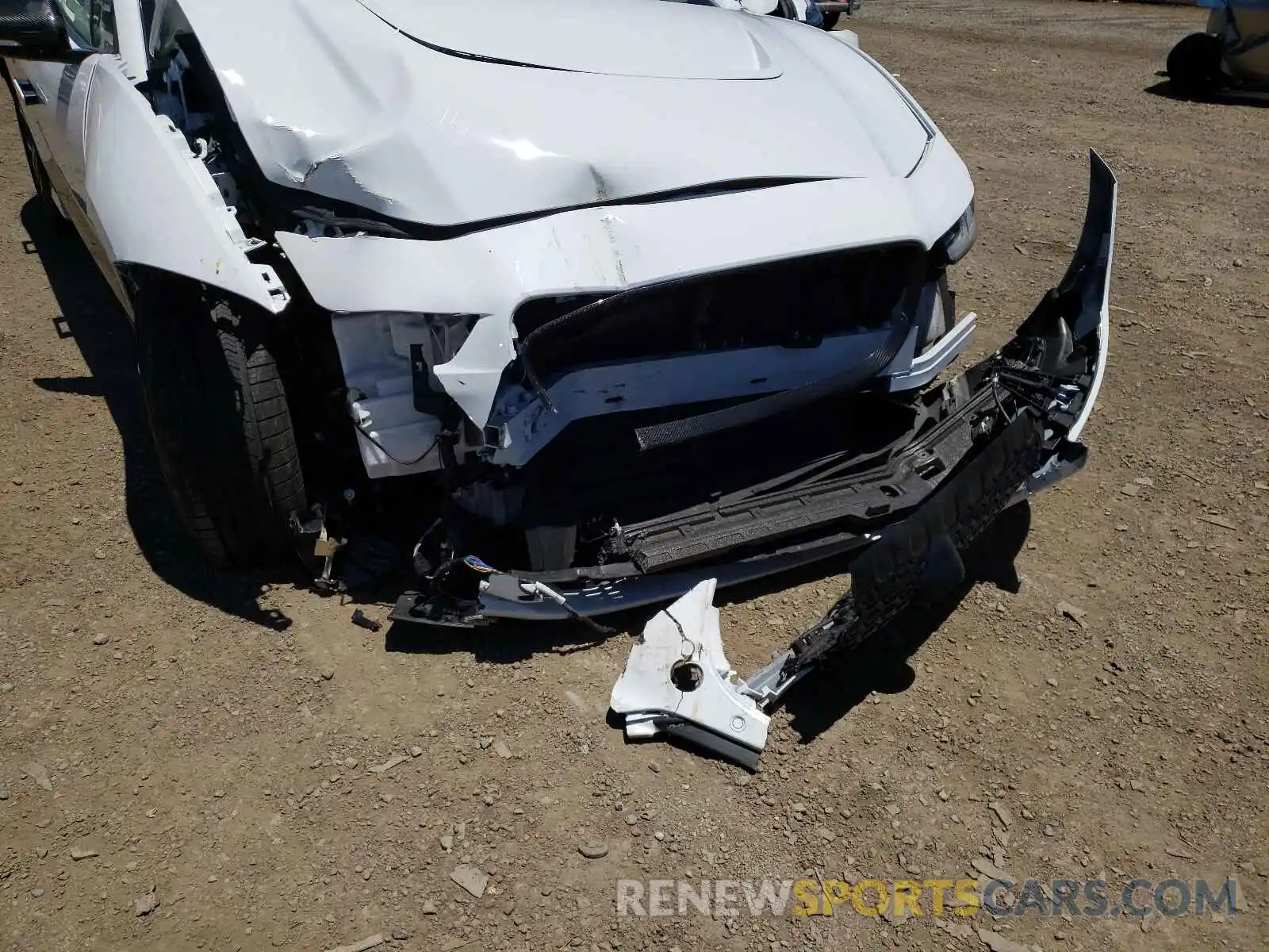 9 Photograph of a damaged car SADHD2S15K1F65843 JAGUAR I-PACE 2019