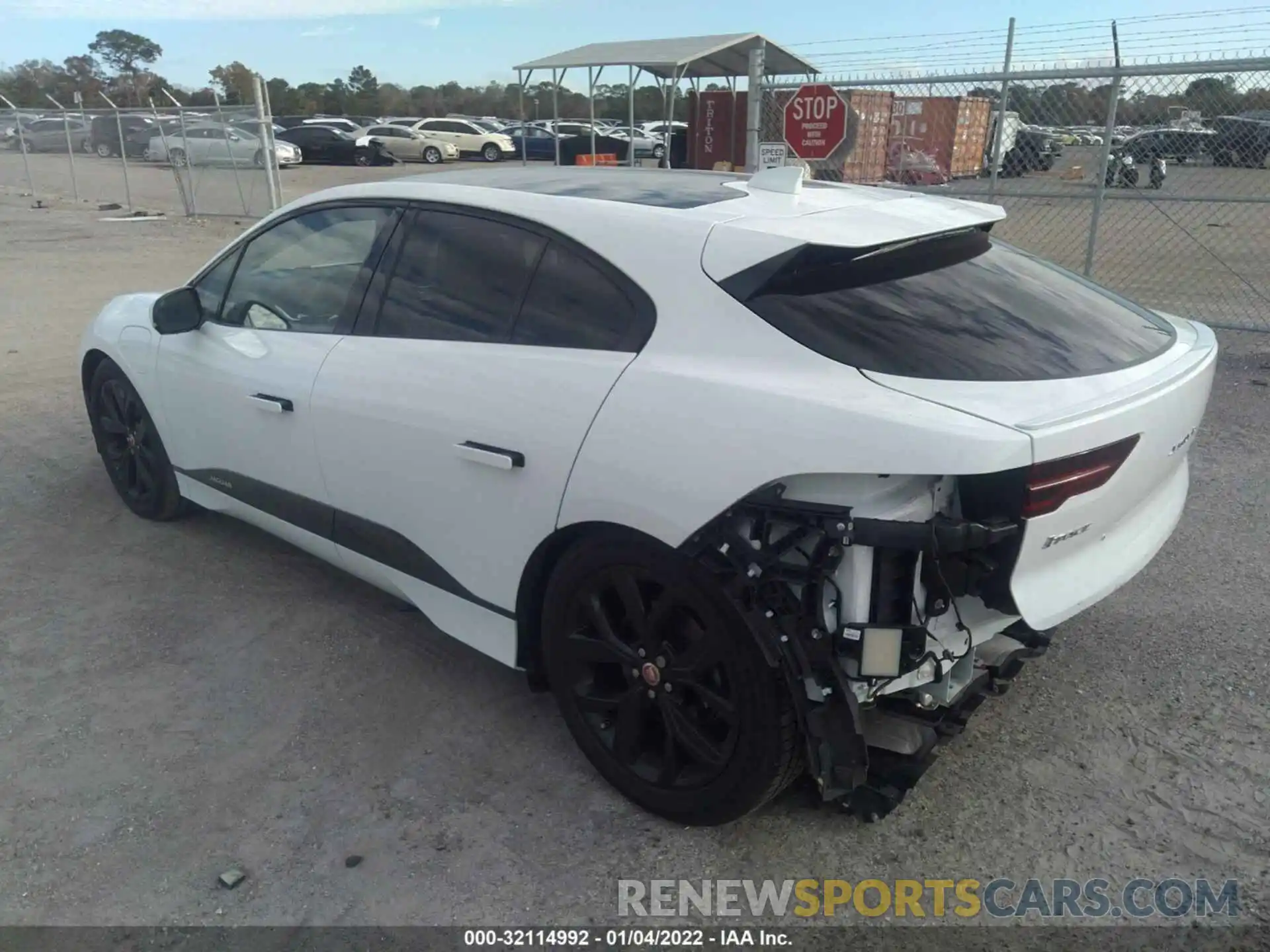 3 Photograph of a damaged car SADHD2S15K1F74235 JAGUAR I-PACE 2019